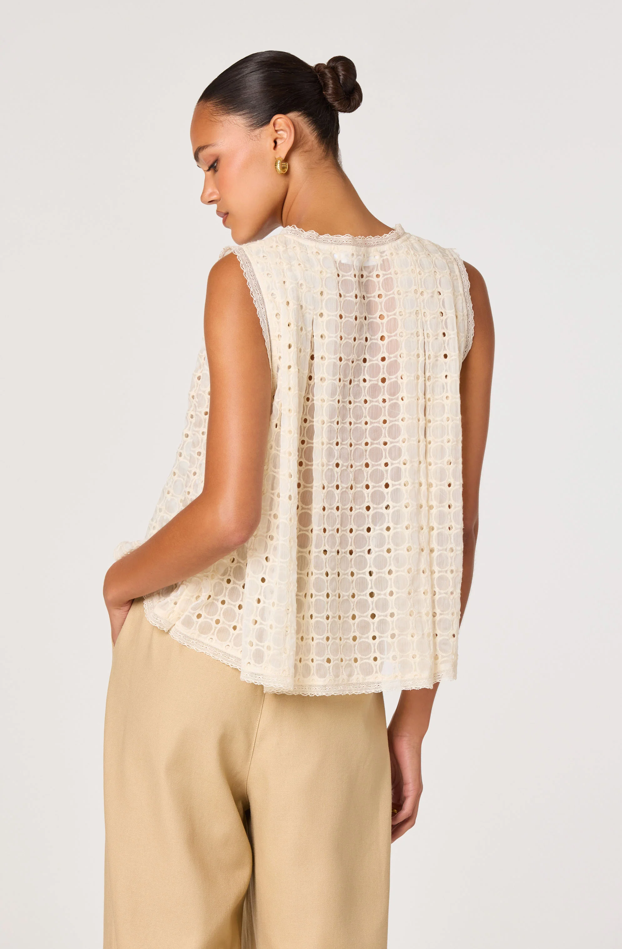 Alisa Embroidered Eyelet High-Low Top - Image 2