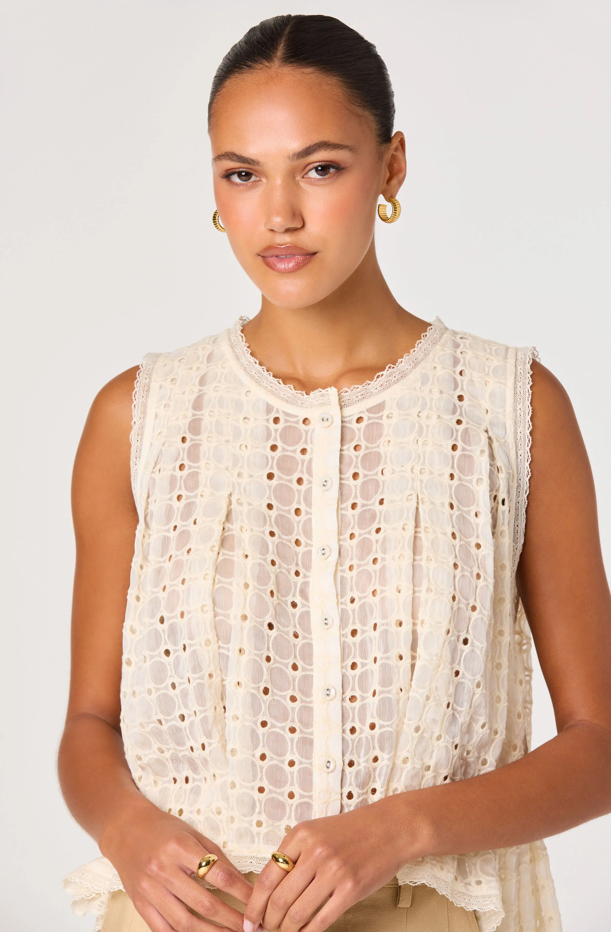 Alisa Embroidered Eyelet High-Low Top - Image 5