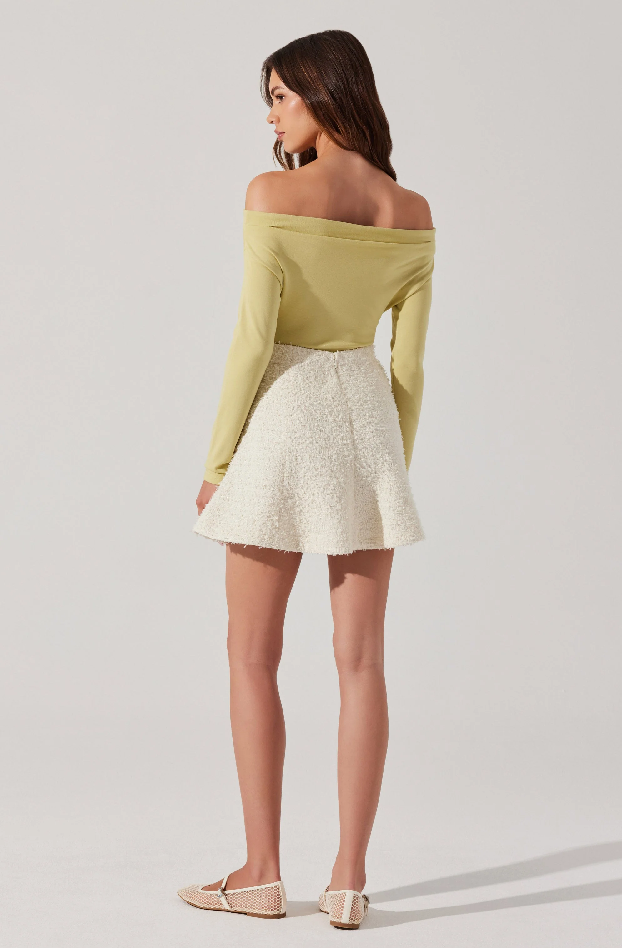 Anahi Off Shoulder Top - Image 10
