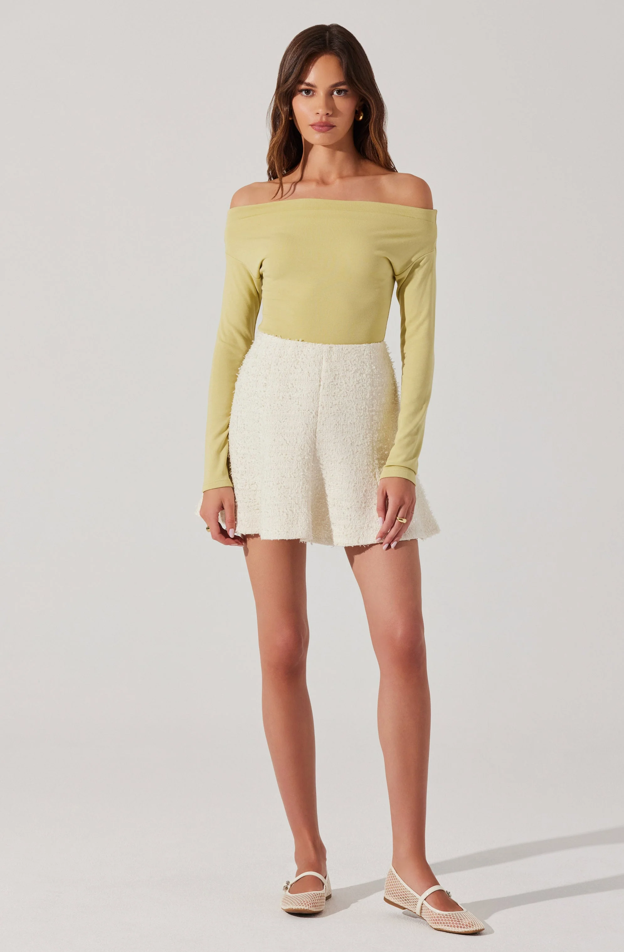Anahi Off Shoulder Top - Image 8