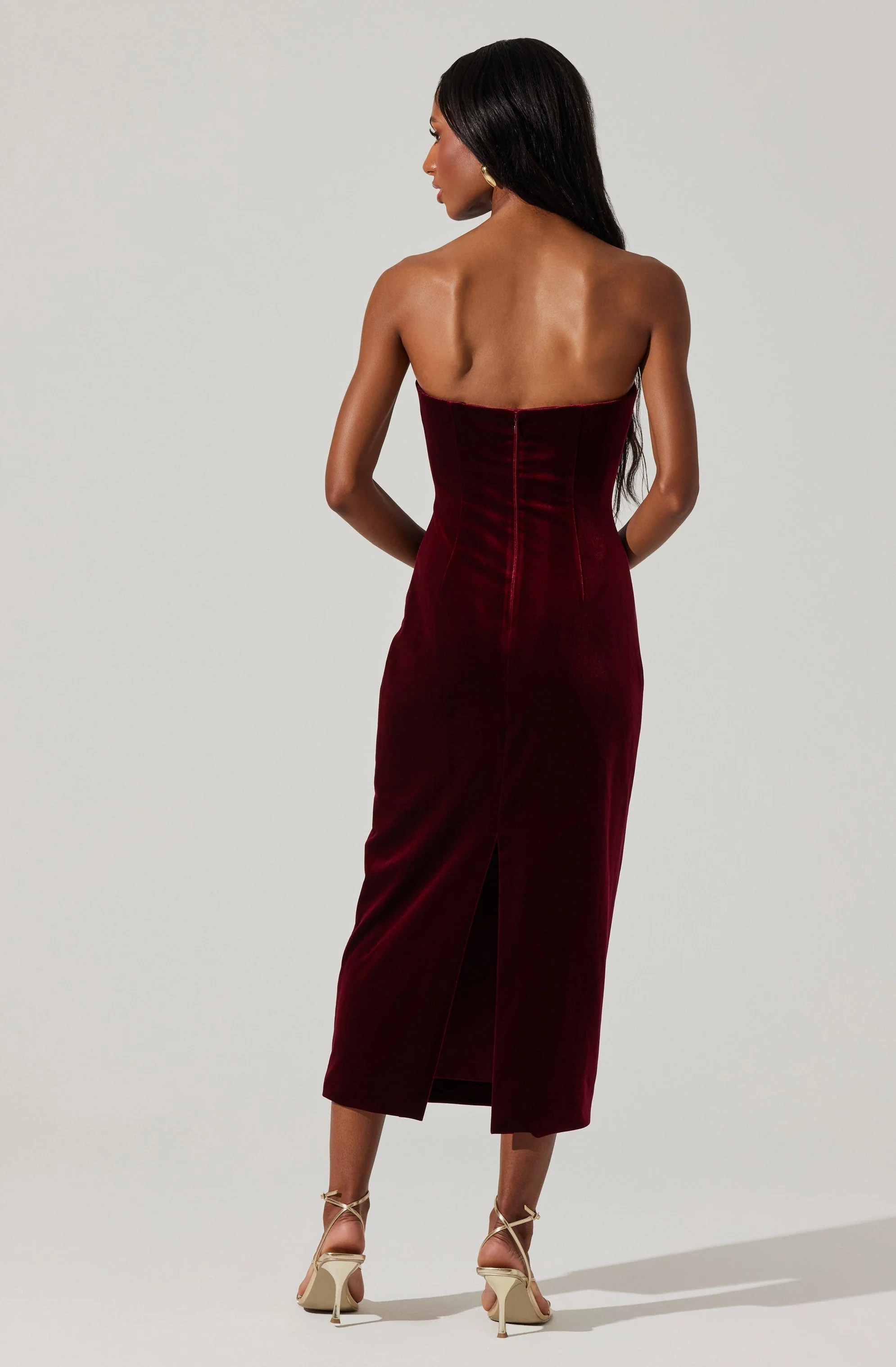 Arista Sweetheart Velvet Midi Dress - Image 11