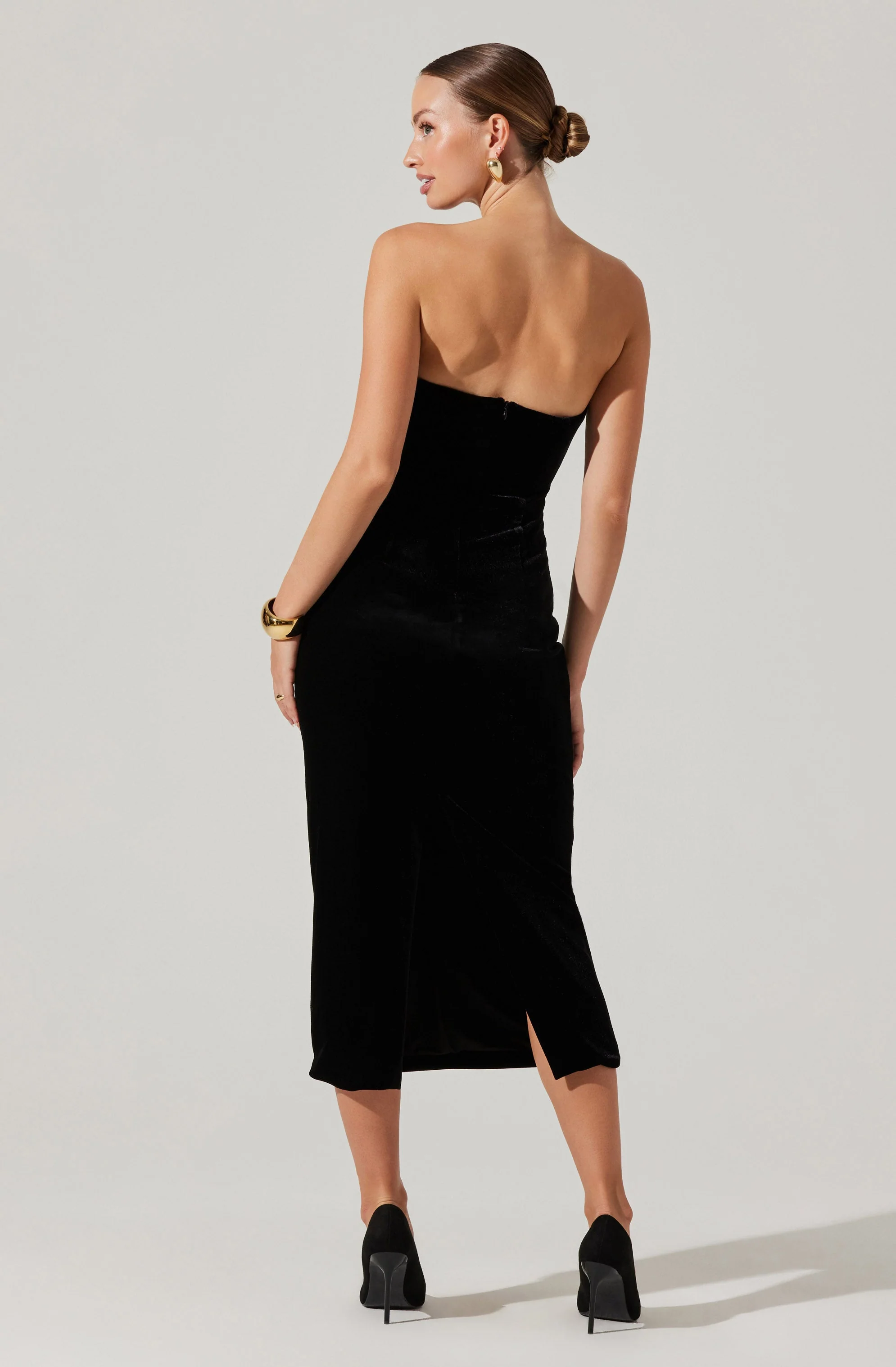 Arista Sweetheart Velvet Midi Dress - Image 5