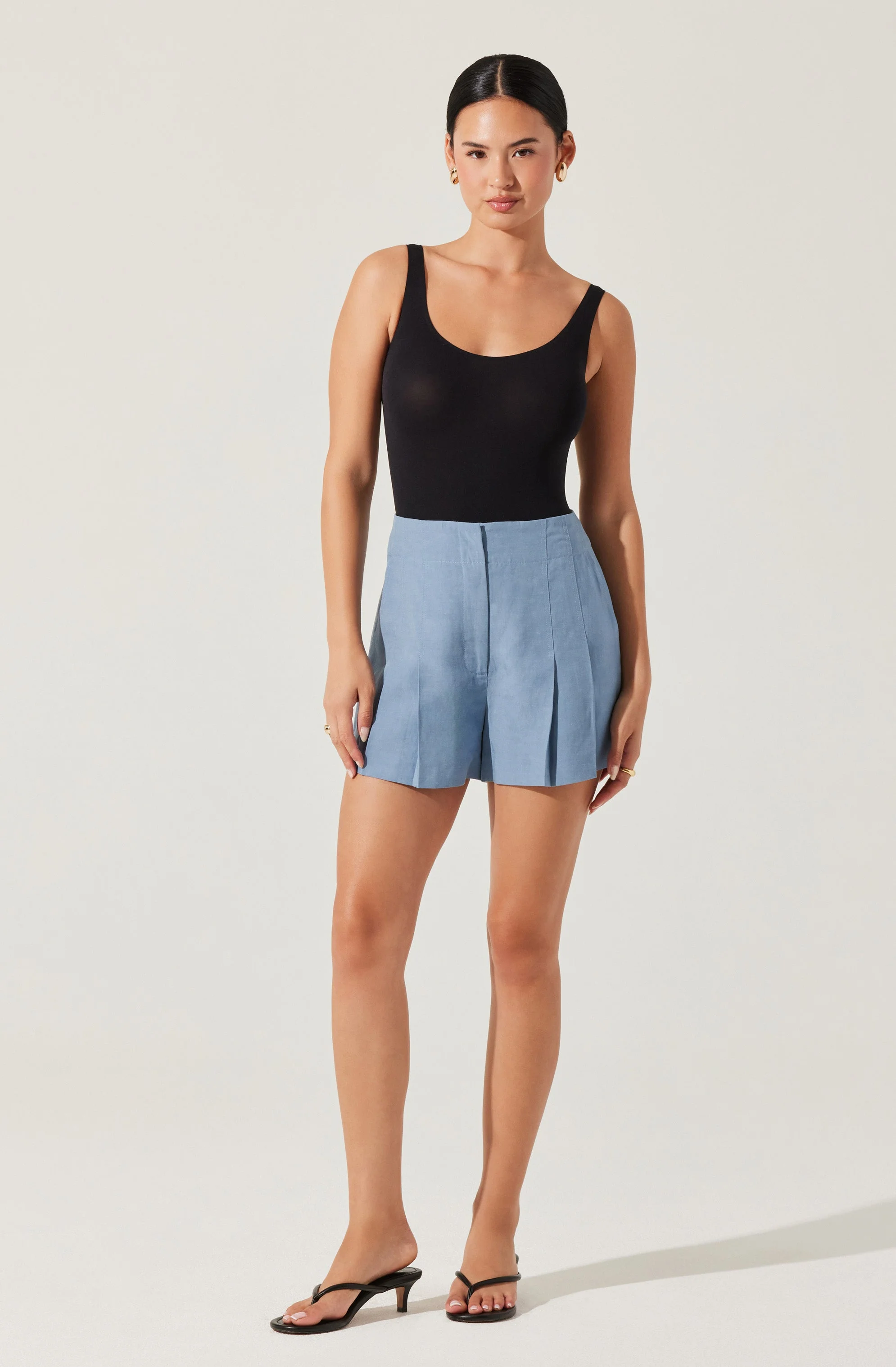 Artice Pleated Linen-Blend Shorts - Image 8