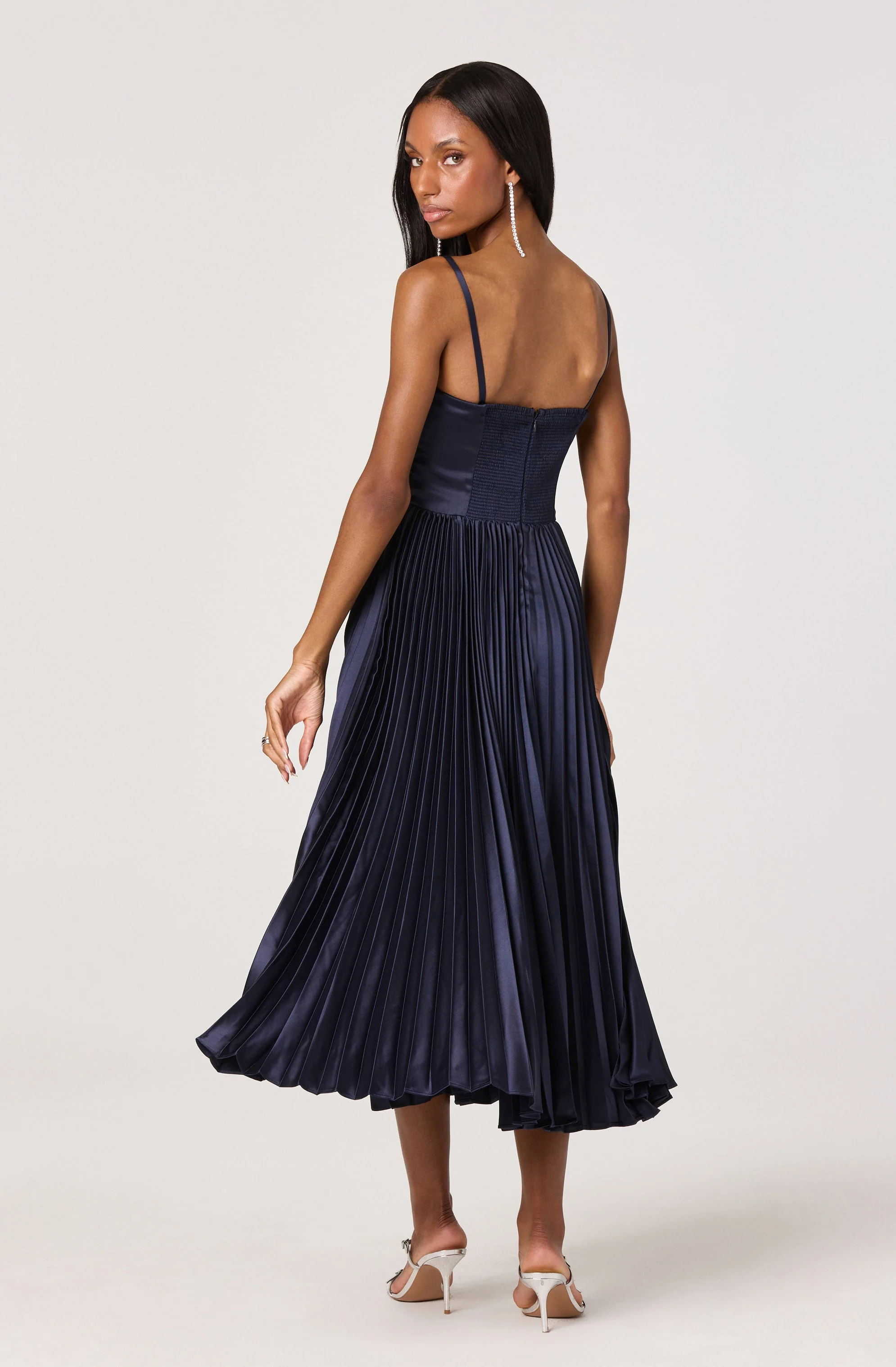 Ascella Sweetheart Pleated Midi Dress - Image 3