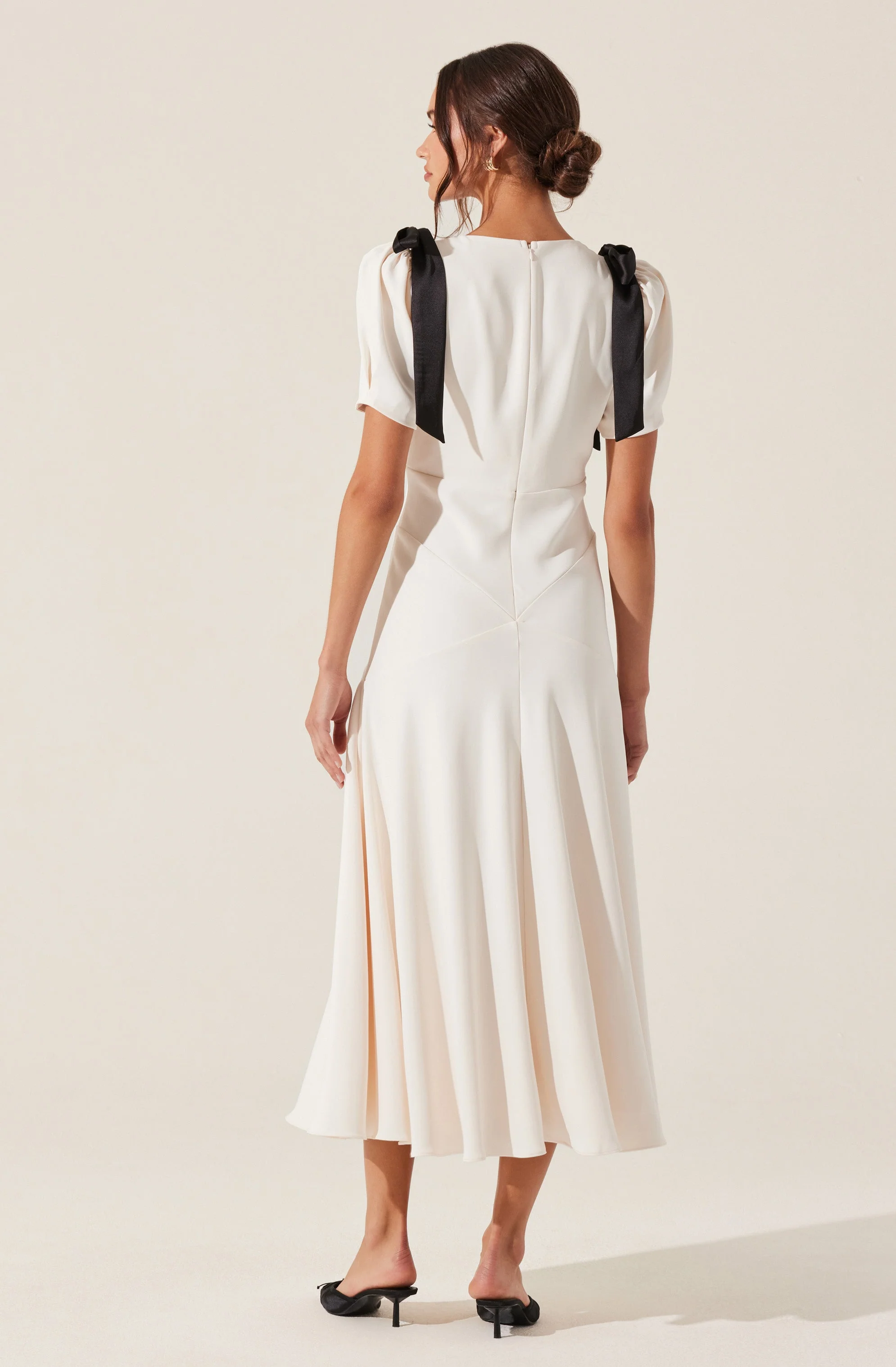 Ciela Bow Puff Sleeve Dress - Image 2