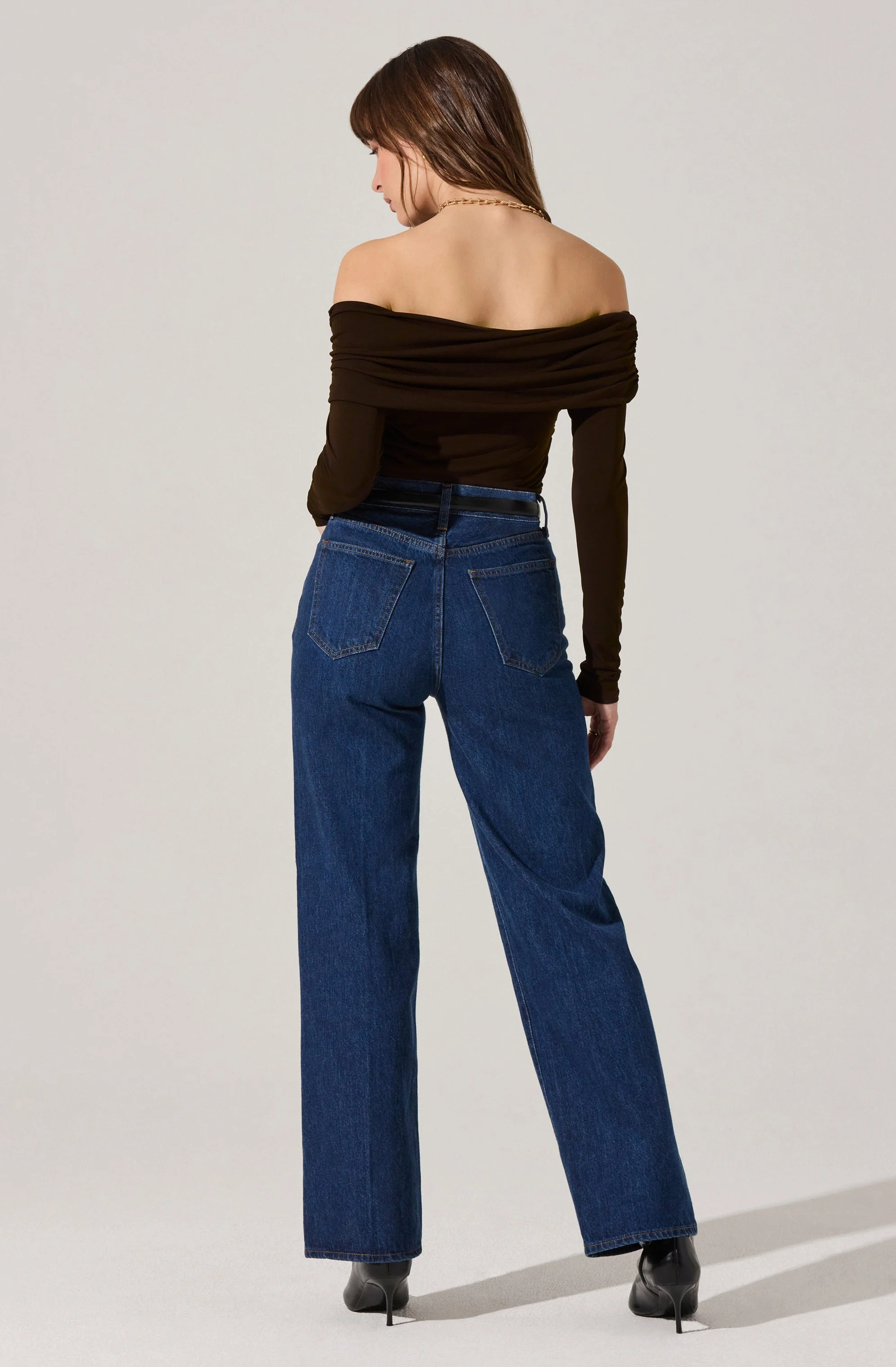 Datia Ruched Off Shoulder Top - Image 4