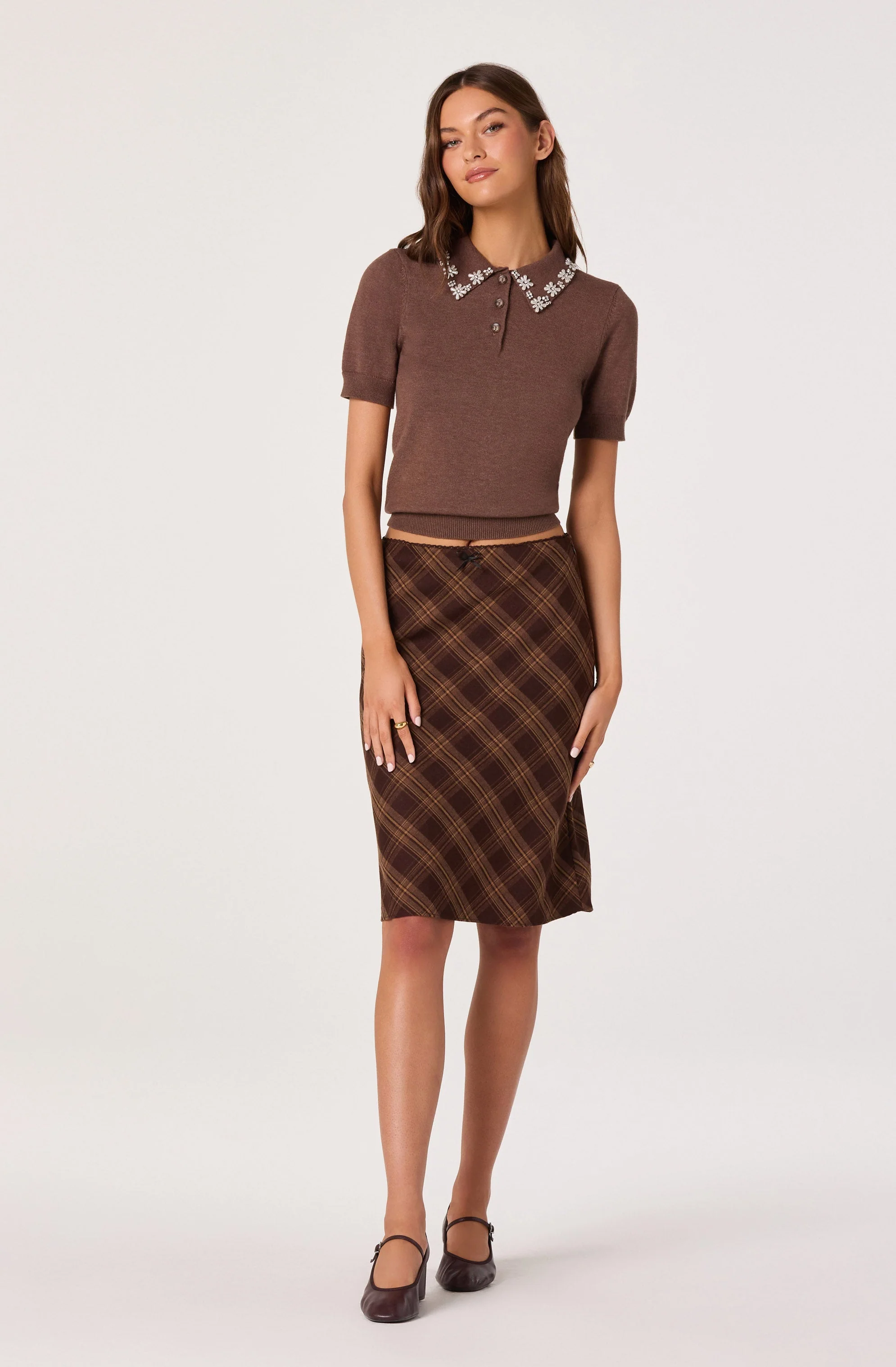 Embellished Collar Short Sleeve Sweater - Image 2