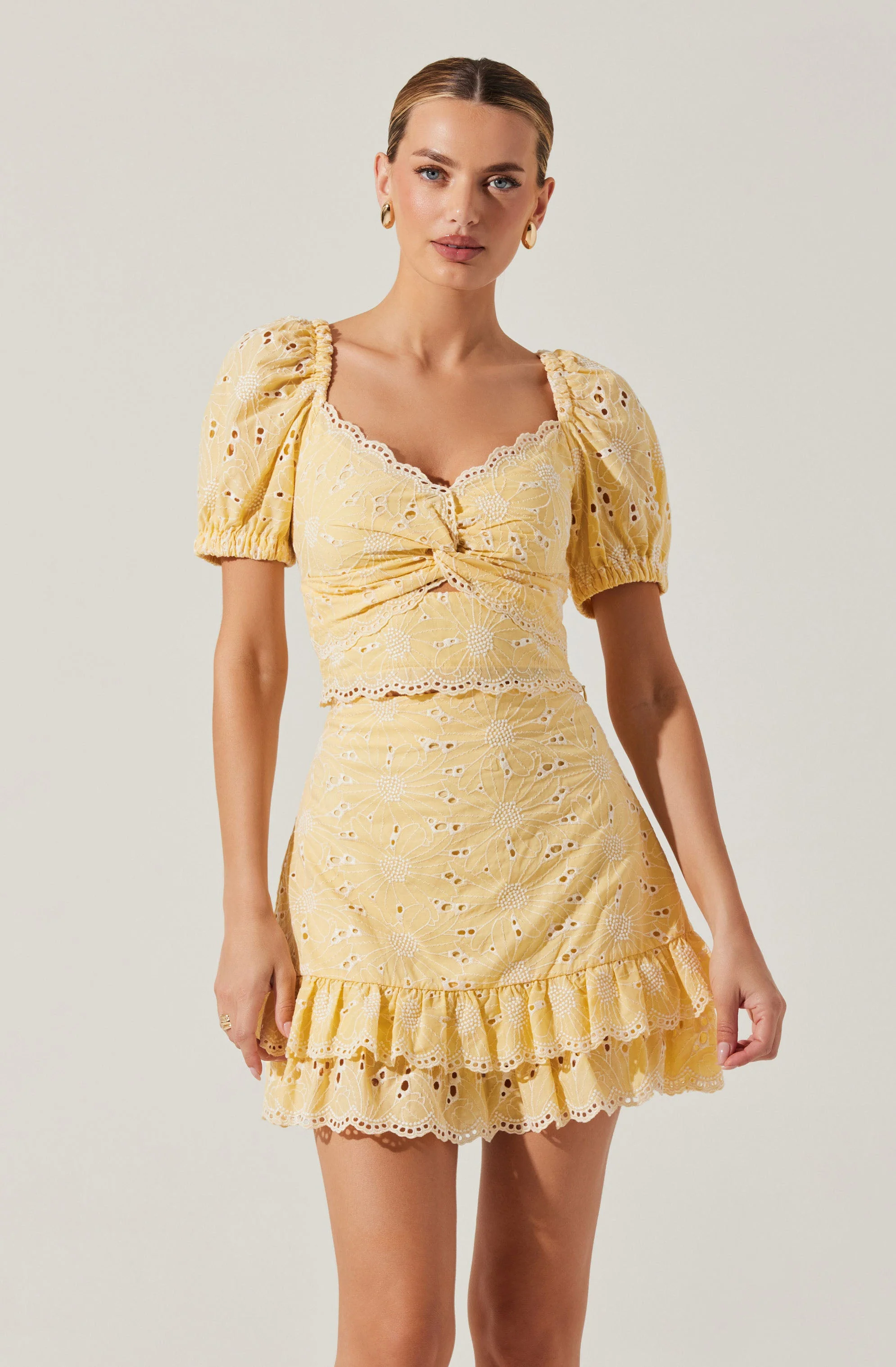 Evelin Eyelet Twist Front Top - Image 2