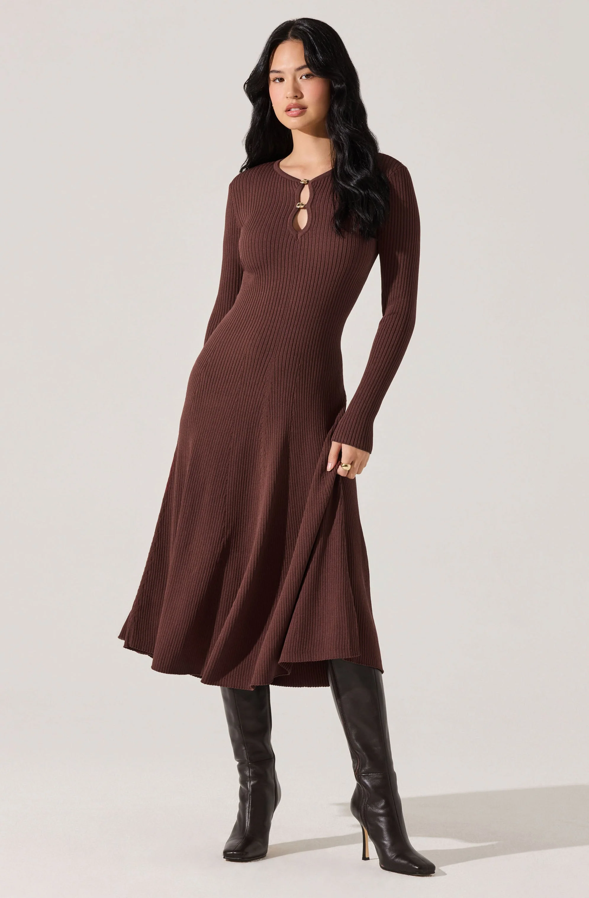 Fallyn Ribbed Sweater Midi Dress - Image 11