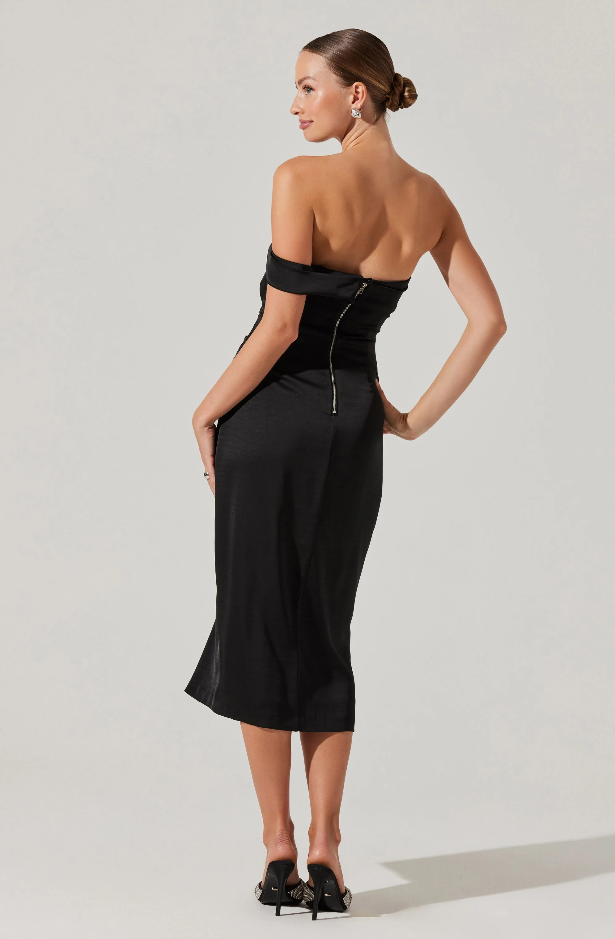 Gwyneria Off Shoulder Midi Dress - Image 6