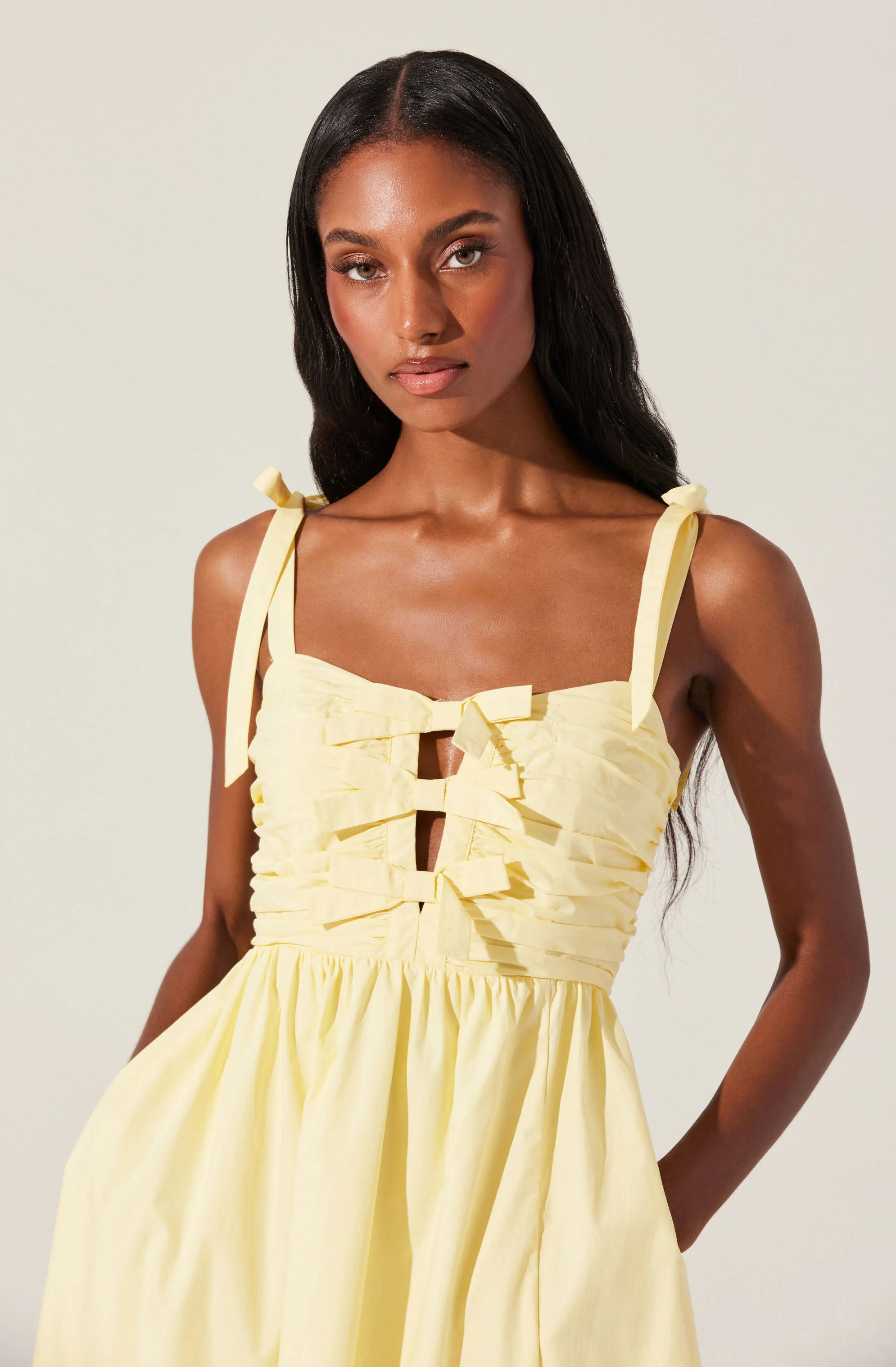 Helia Bow Front Midi Dress - Image 3