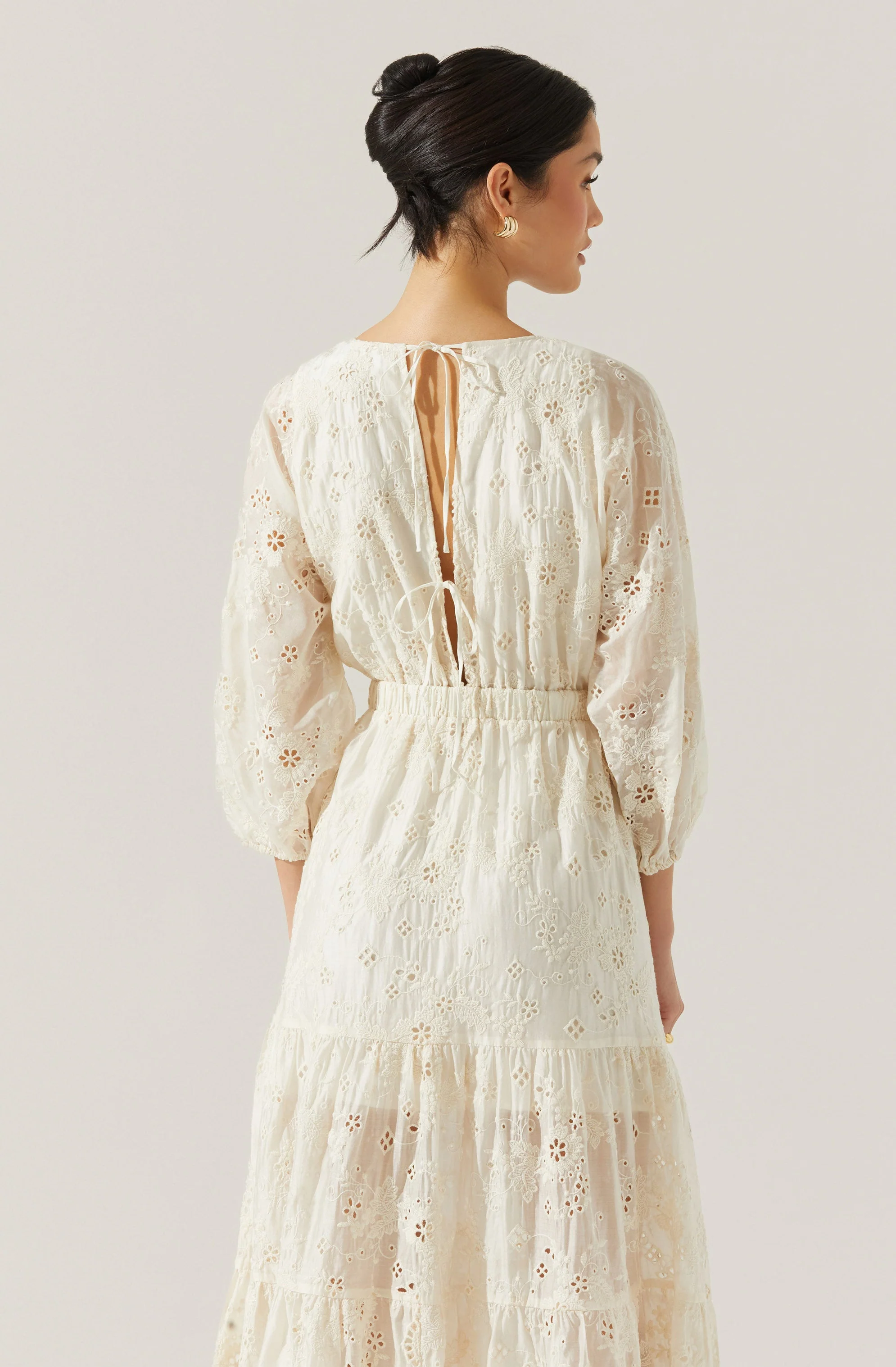 Jesalyn Floral Eyelet Maxi Dress - Image 12