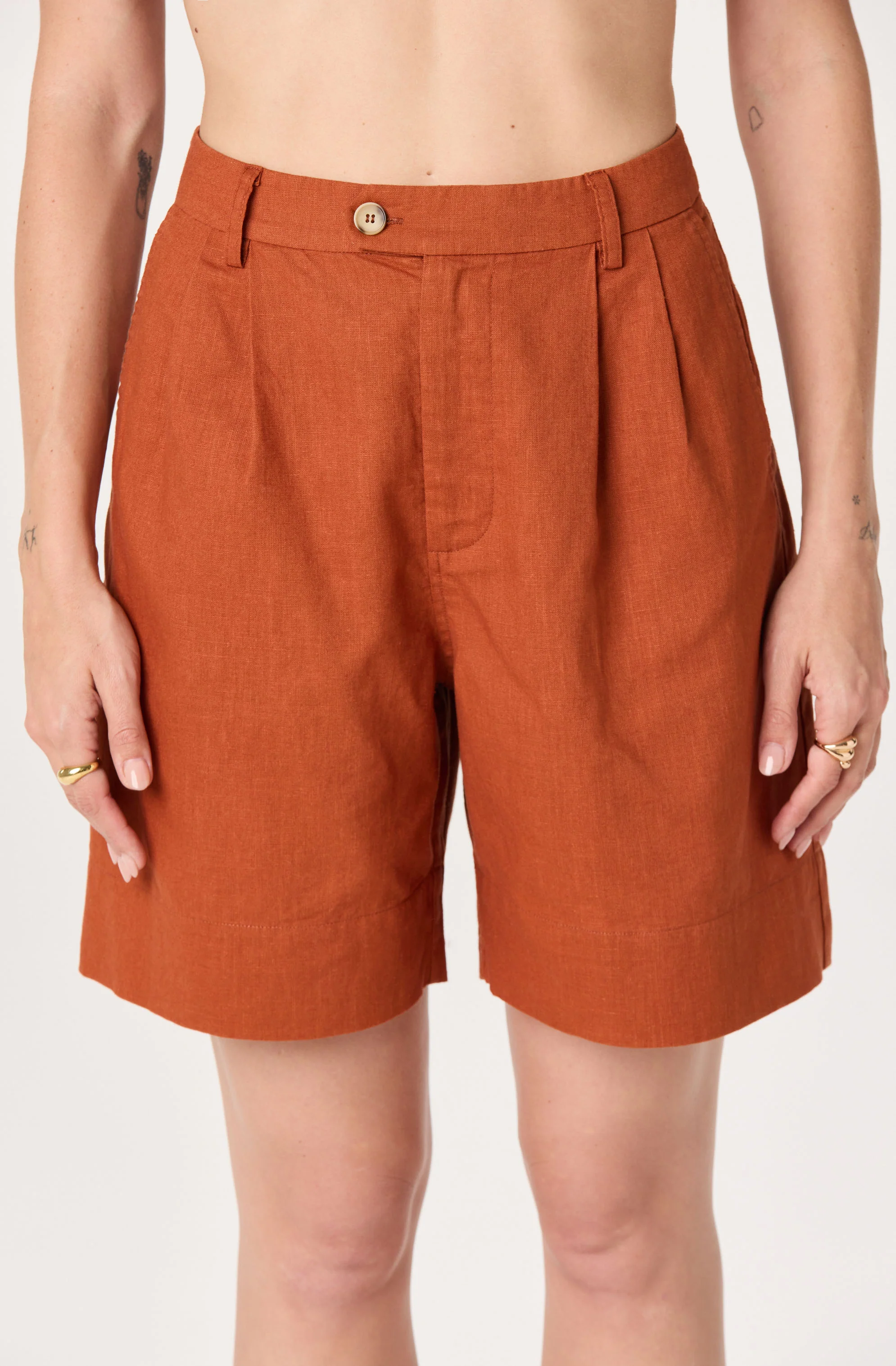 Koda Linen Pleated Shorts - Image 6