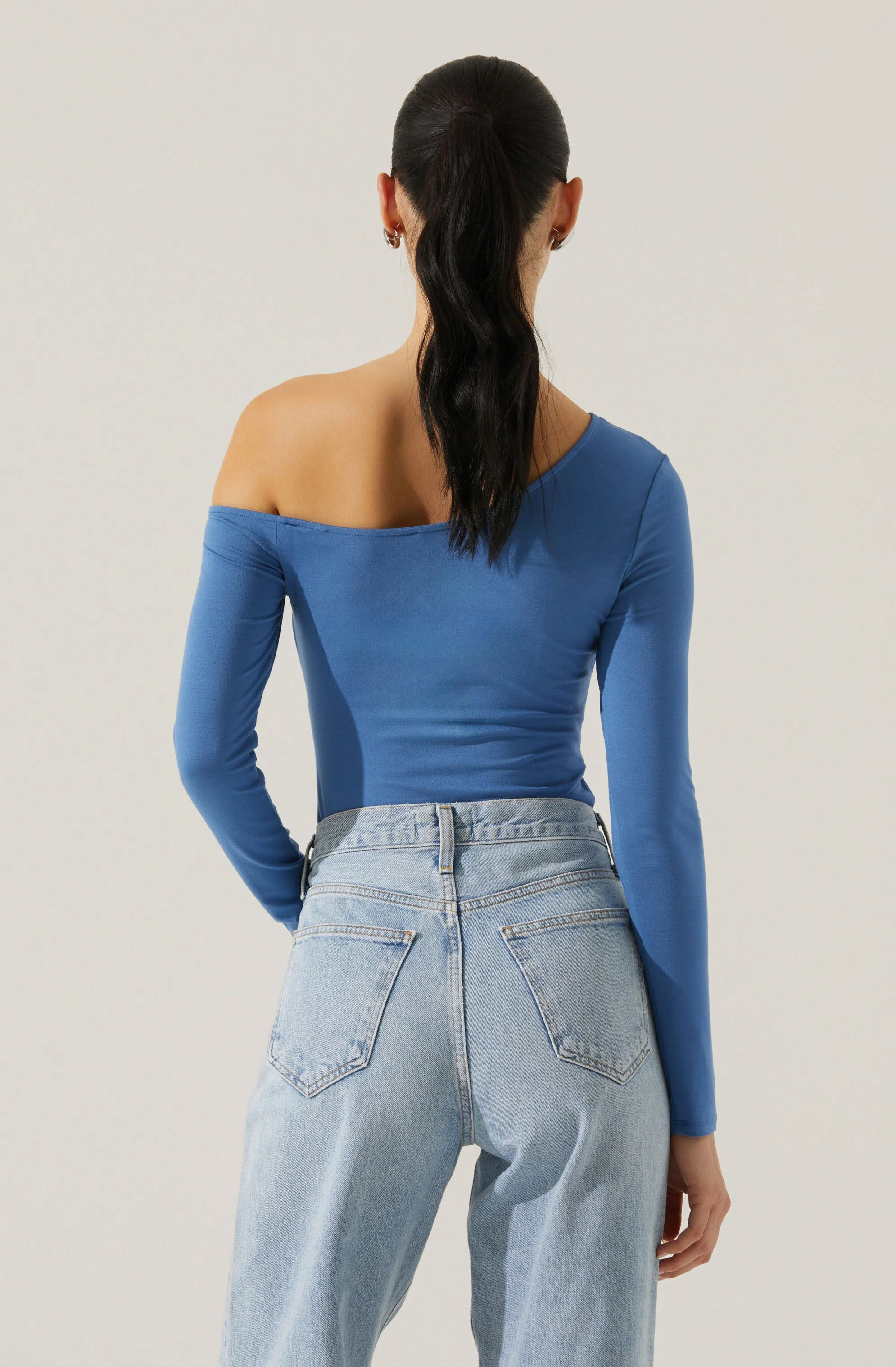 Kora Twist Front Top - Image 12