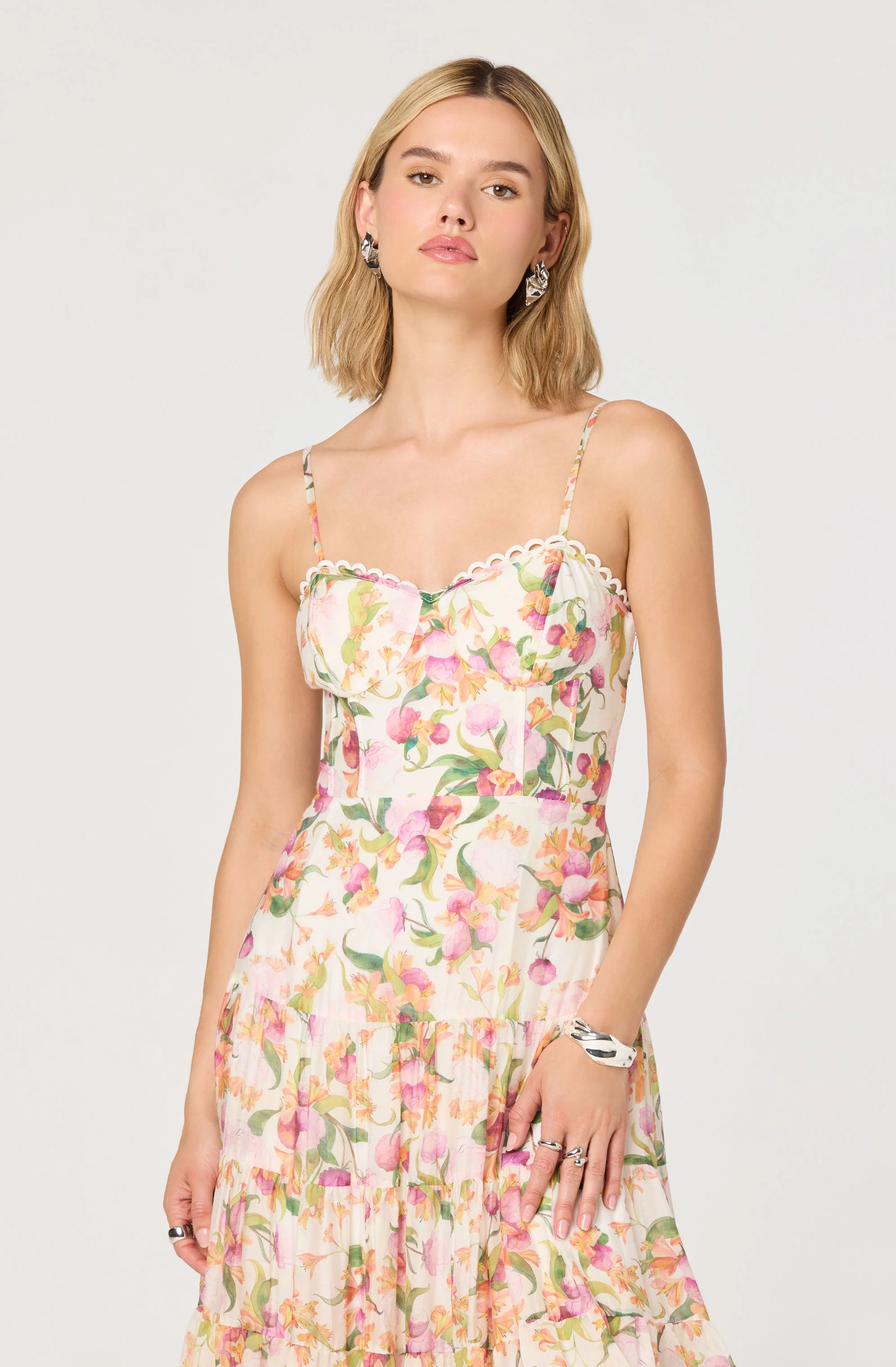 Lianna Floral Scalloped Trim Tiered Maxi Dress - Image 9