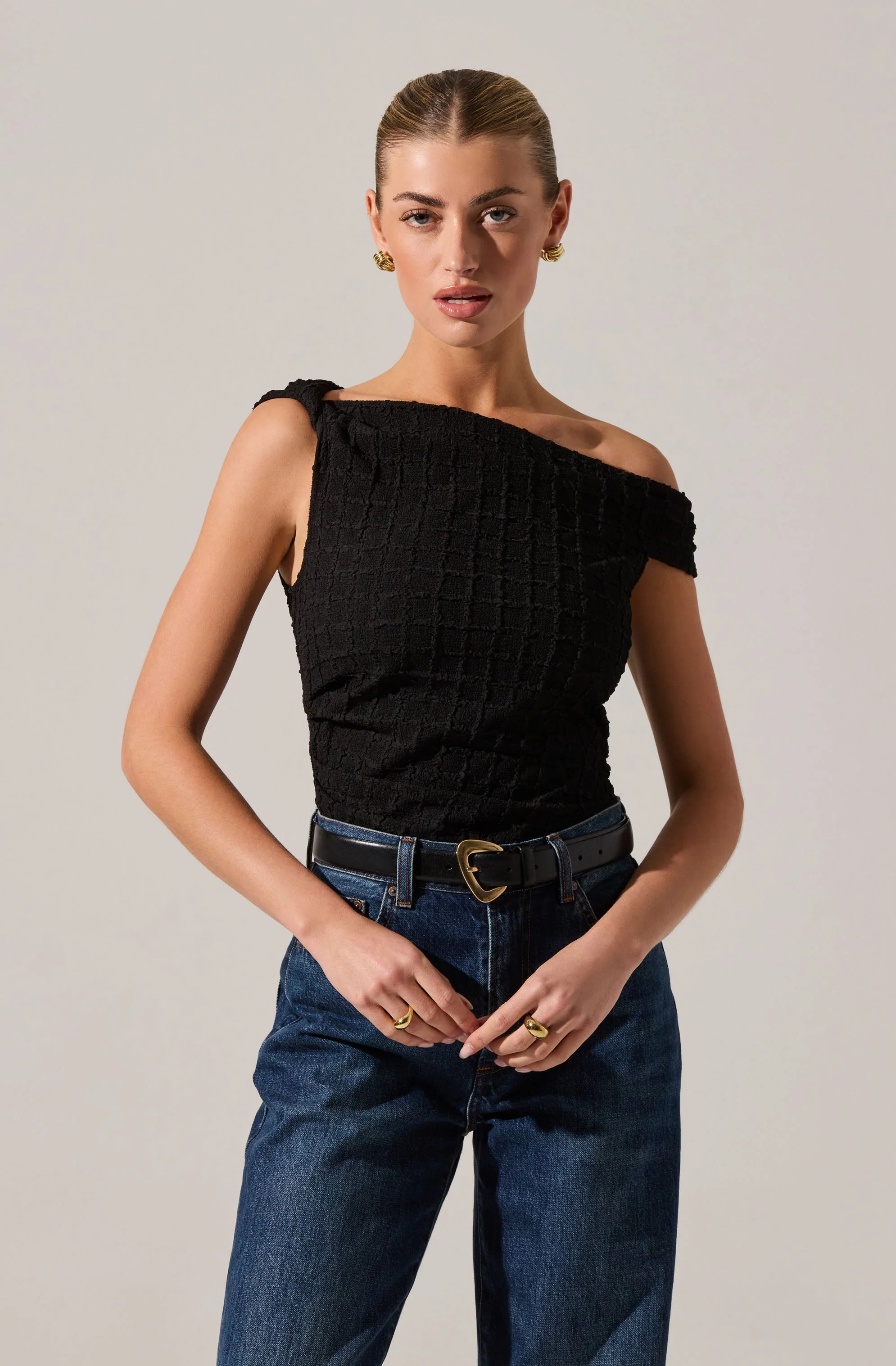 Lindy Textured Off Shoulder Top - Image 2
