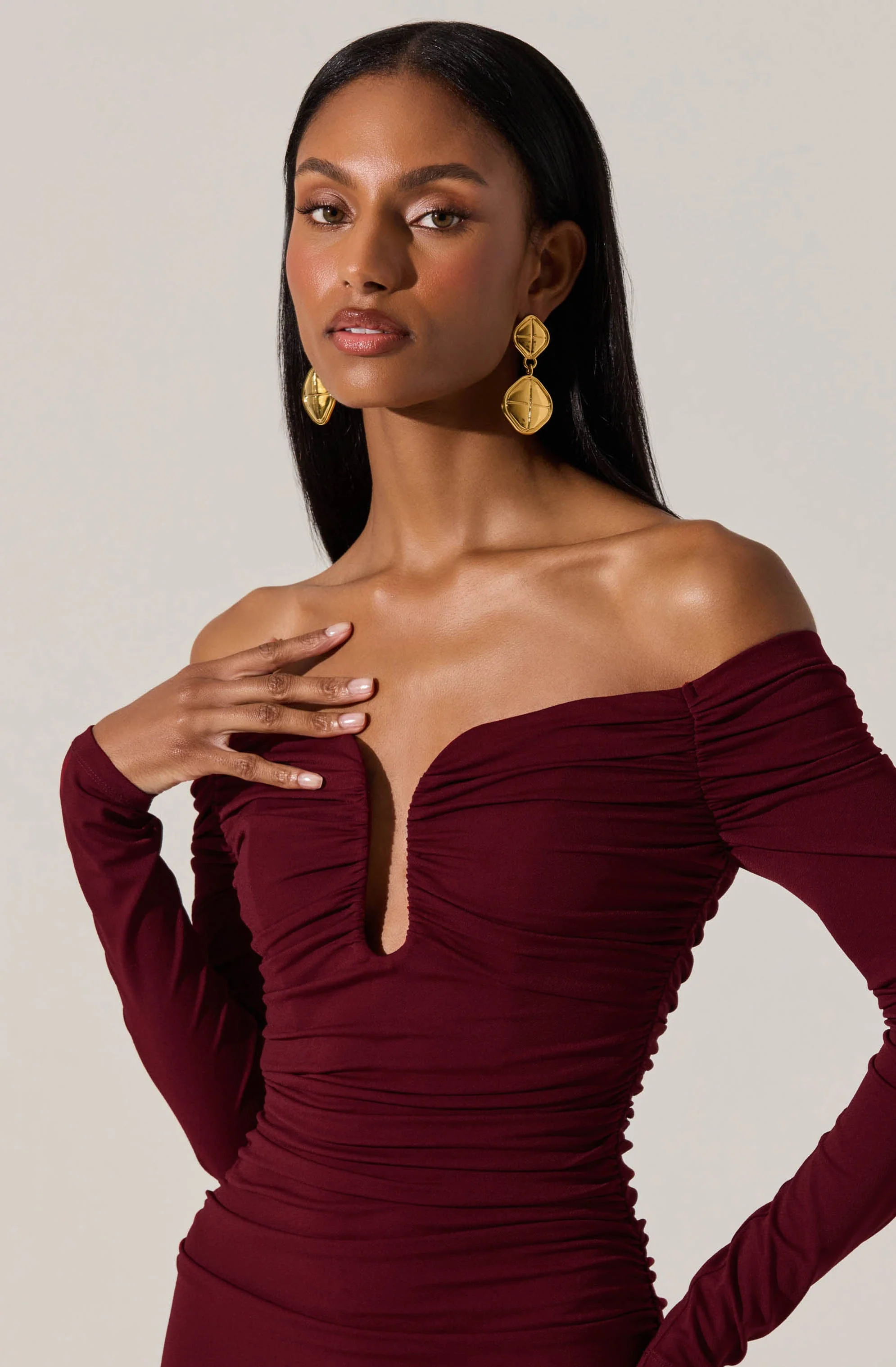 Lovinia Ruched Off Shoulder Midi Dress - Image 3