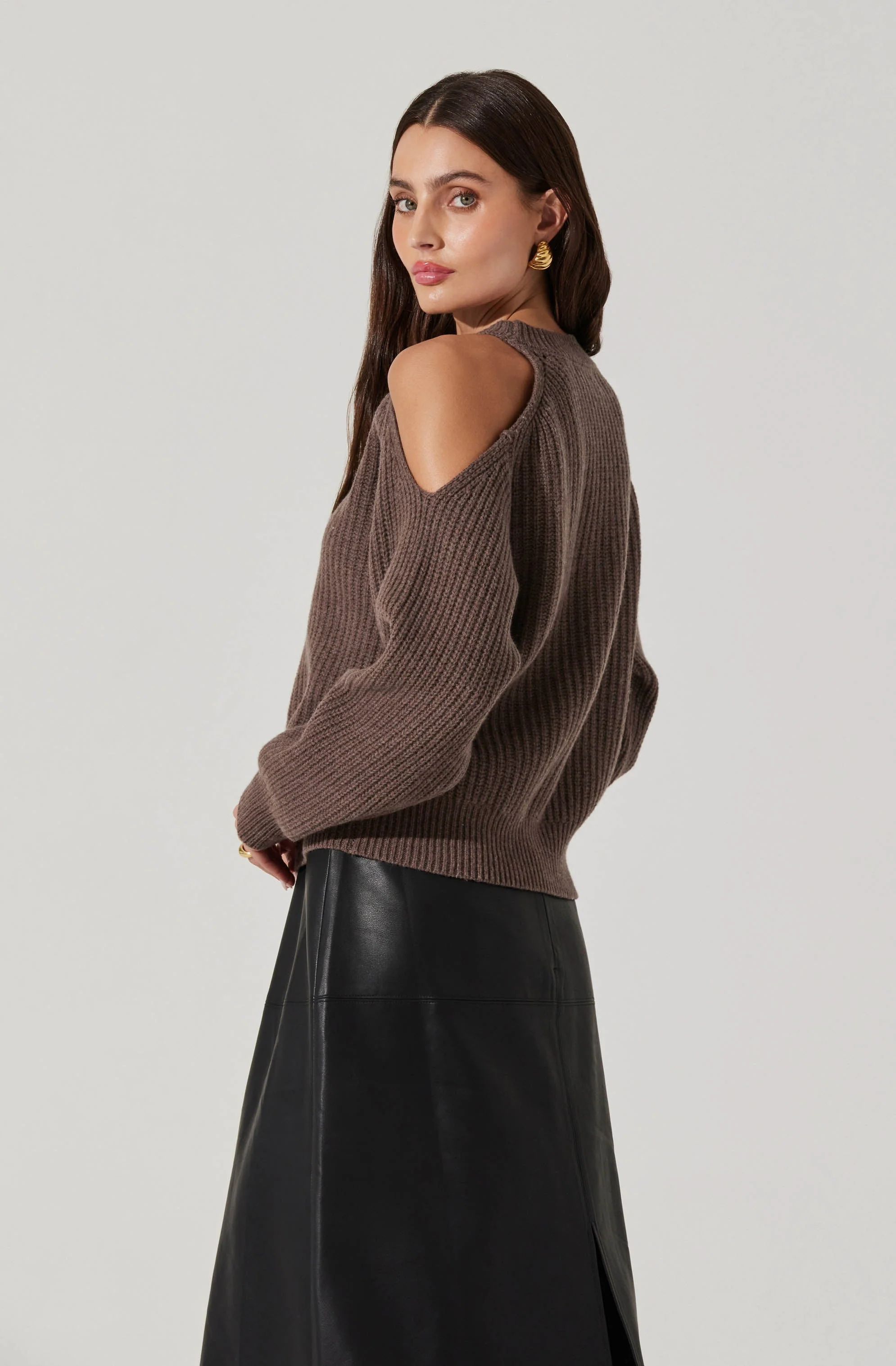 Millicent Ribbed Cold Shoulder Sweater - Image 12
