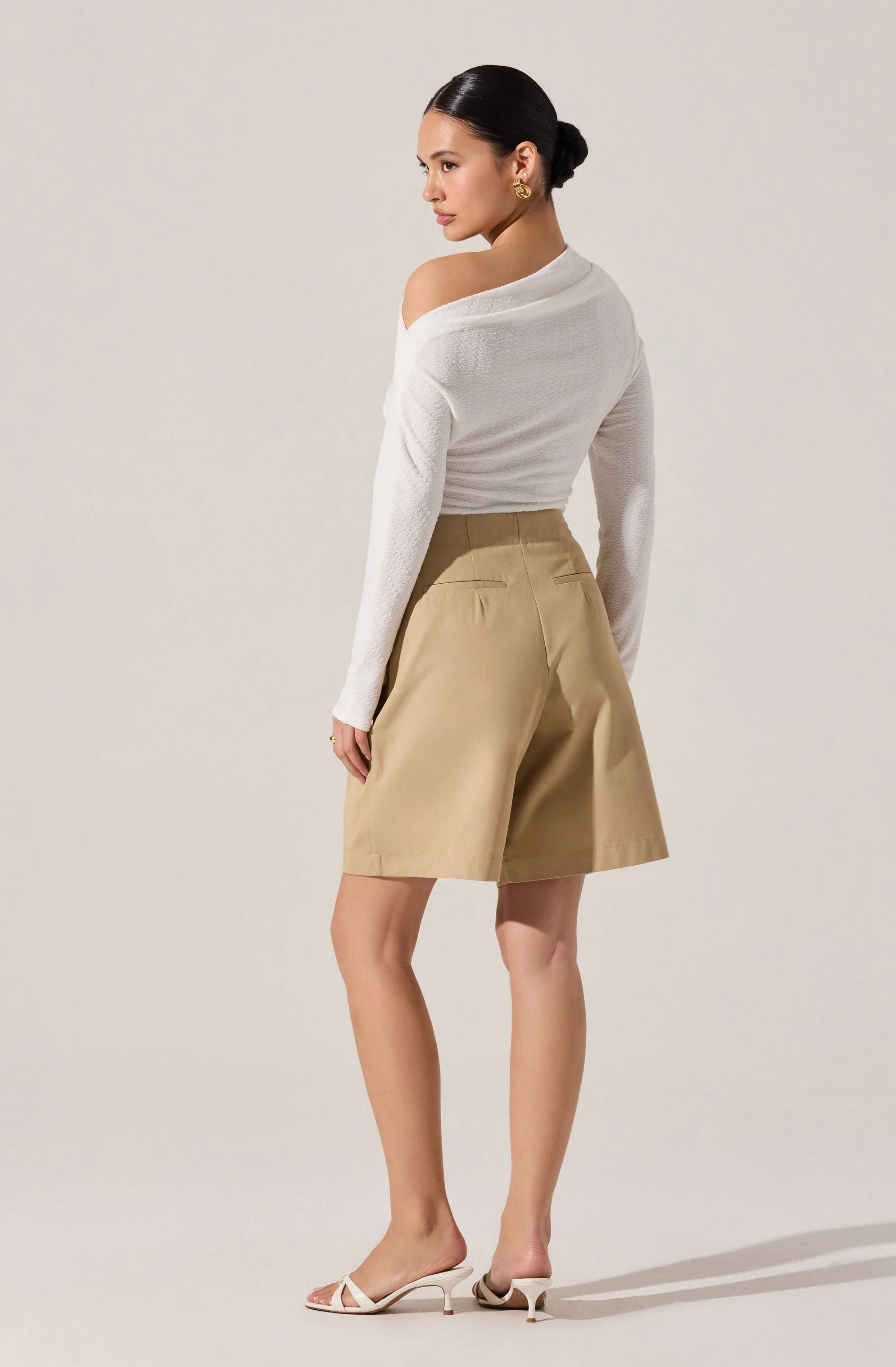 Tailored Pleated Bermuda Shorts - Image 5