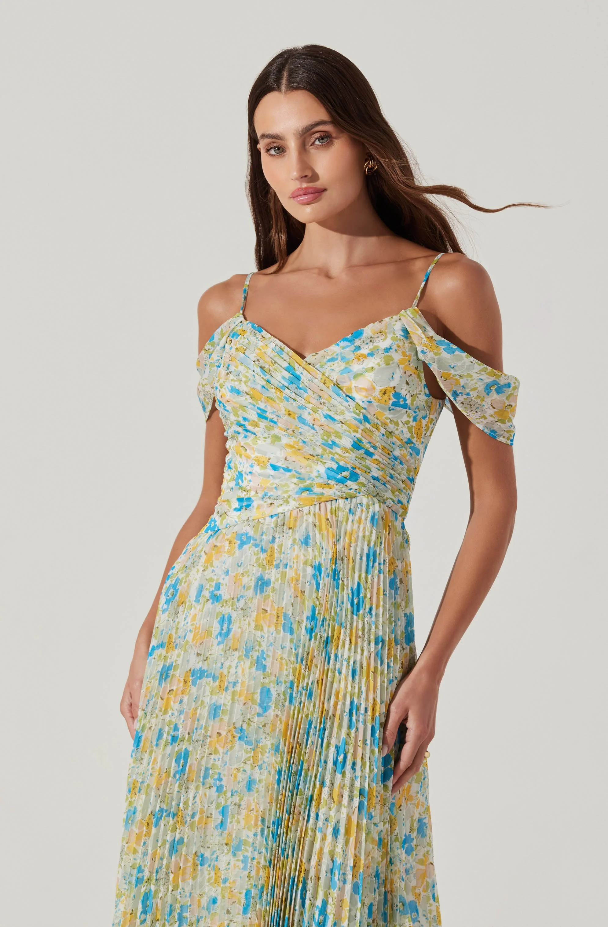 Pleated Cold Shoulder Midi Dress - Image 5