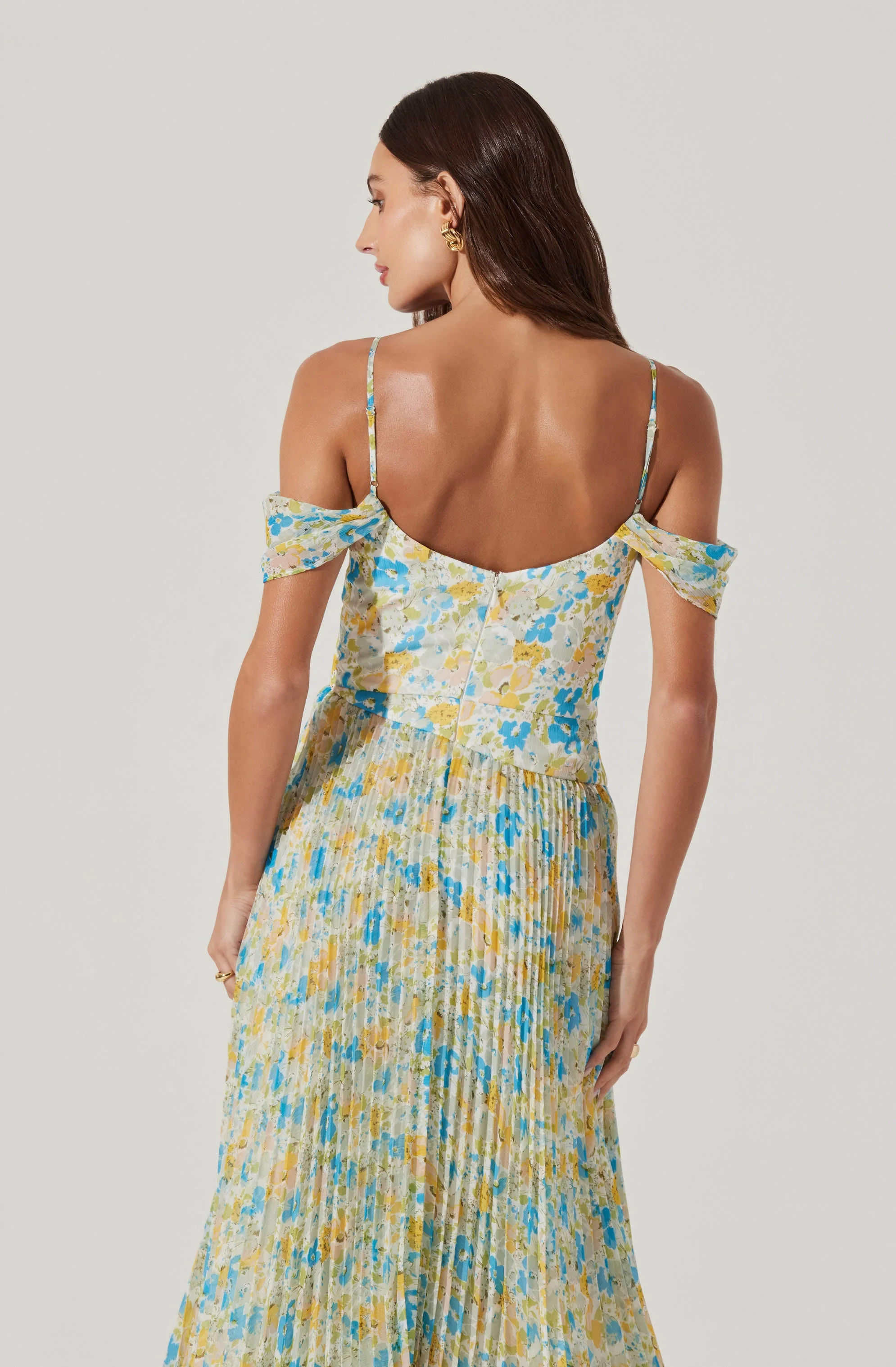 Pleated Cold Shoulder Midi Dress - Image 6