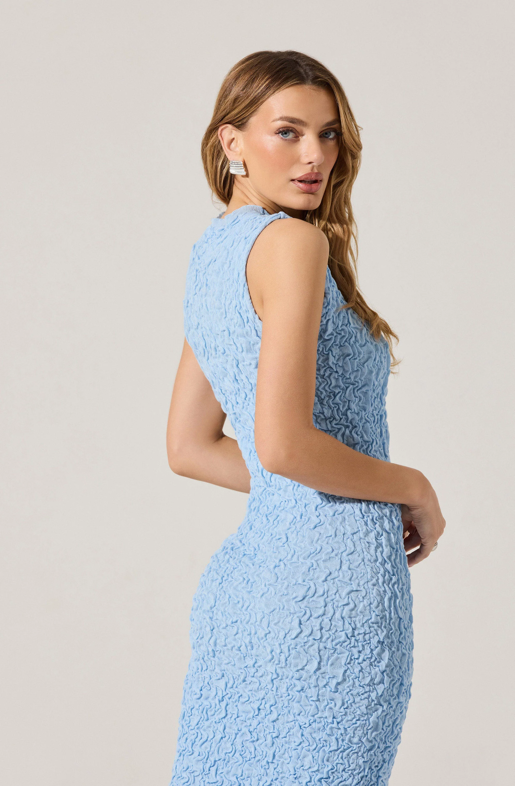 Textured Bodycon Midi Dress - Image 12