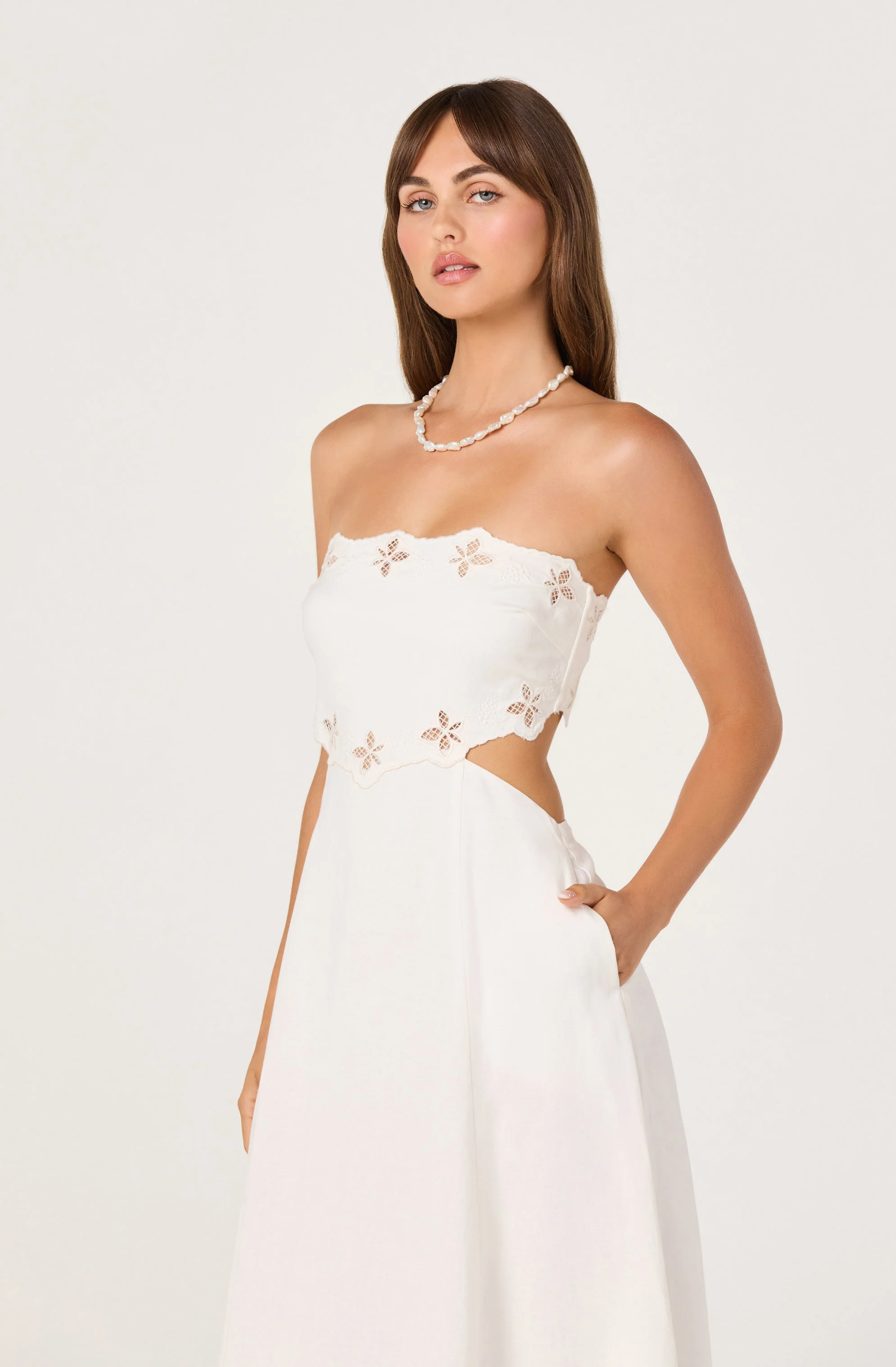Shavonda Cutwork Open-Back Midi Dress - Image 4