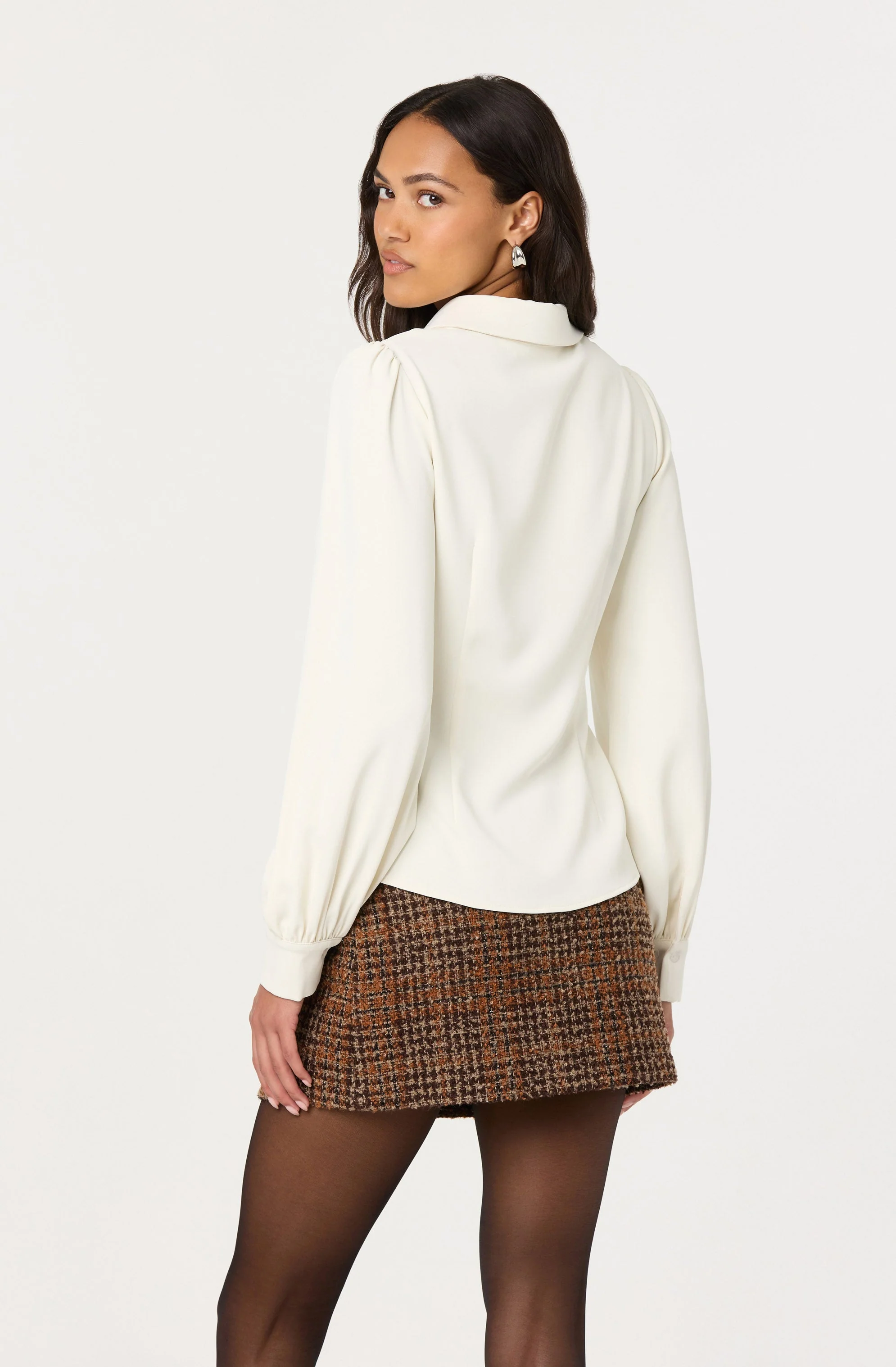 Simran Collared V-Neck Ruched Top - Image 4