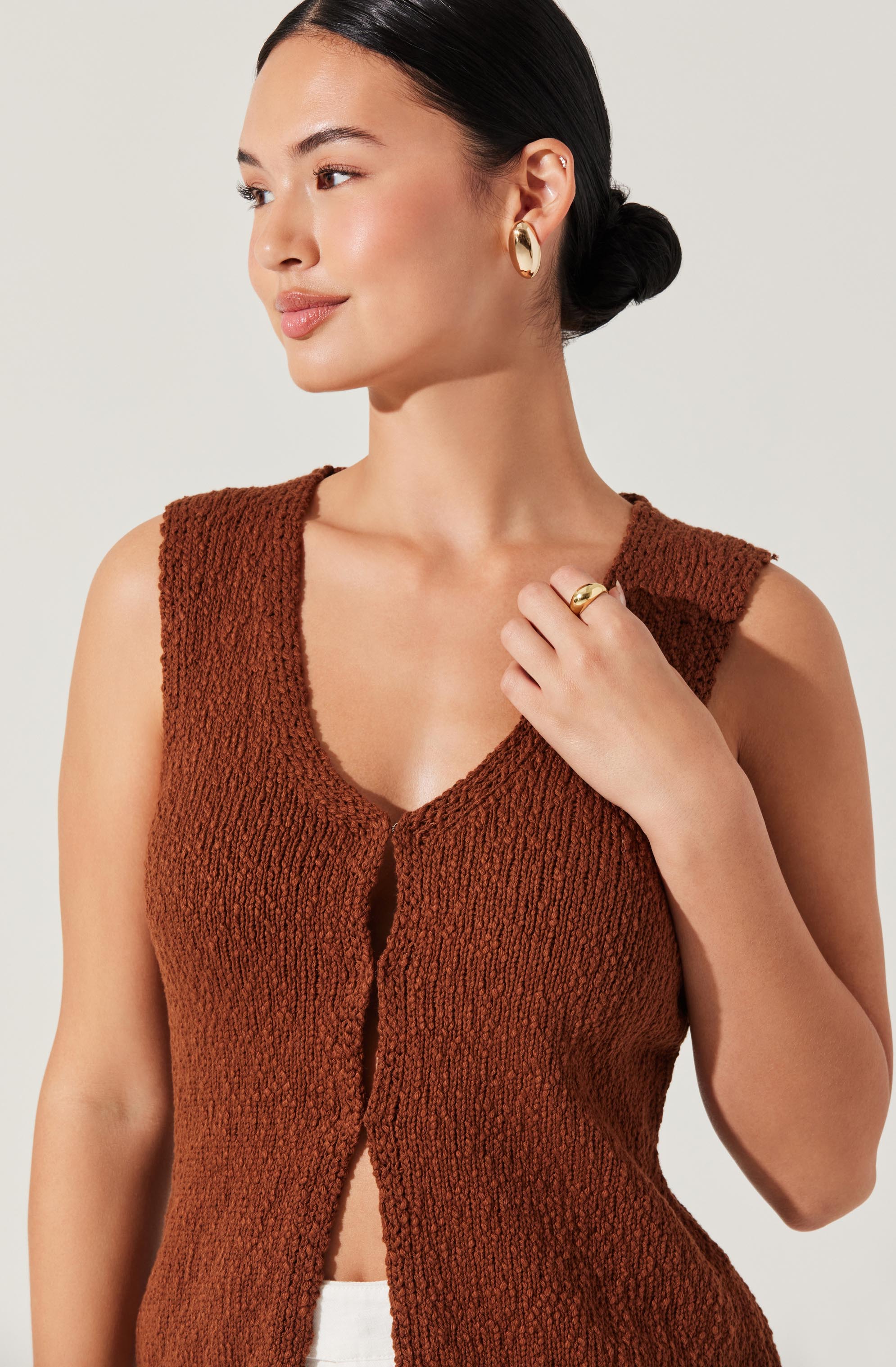 Taimi Crochet Sweater Vest - Image 2