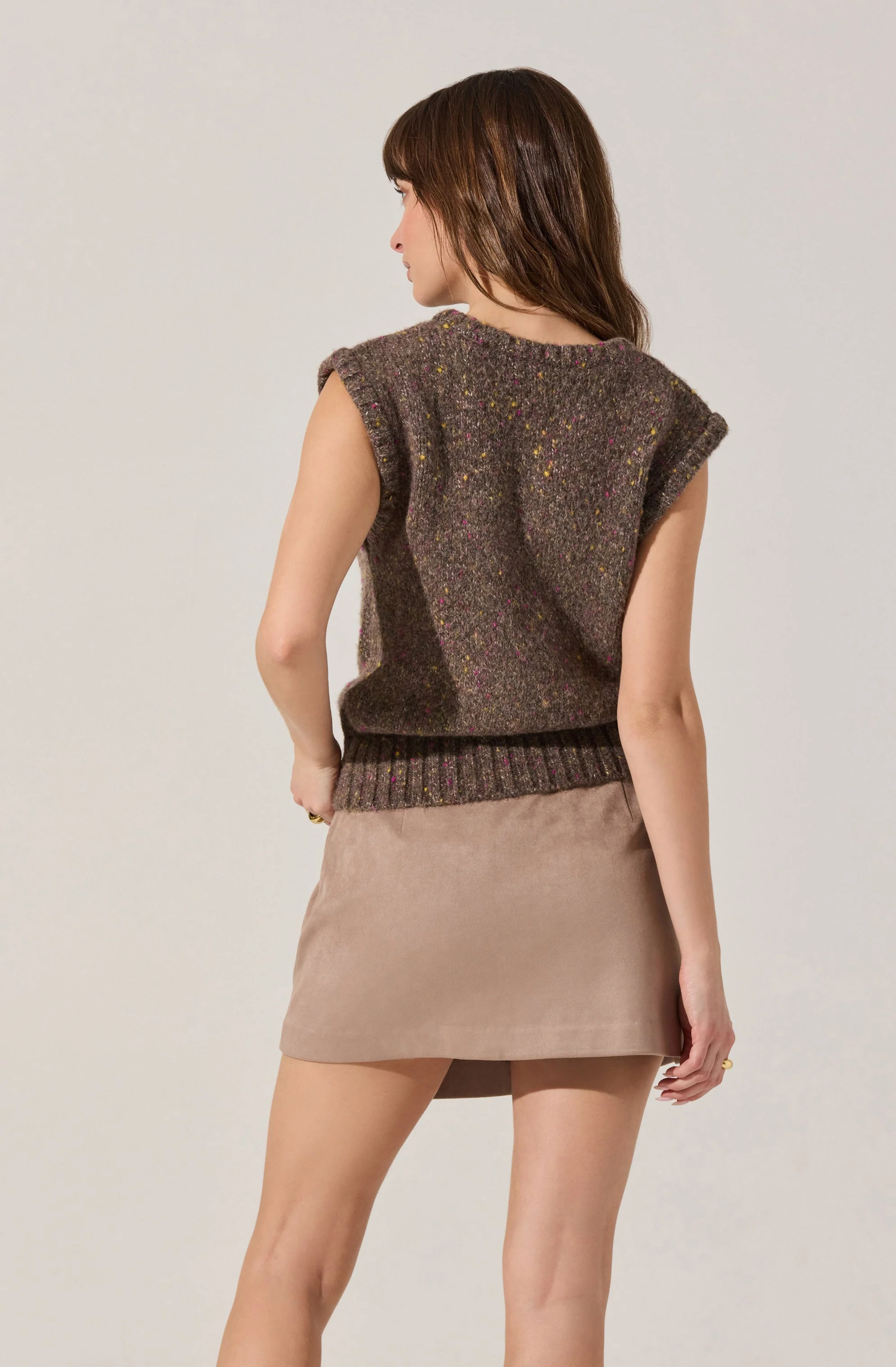 Taytum V-Neck Sweater Vest - Image 4