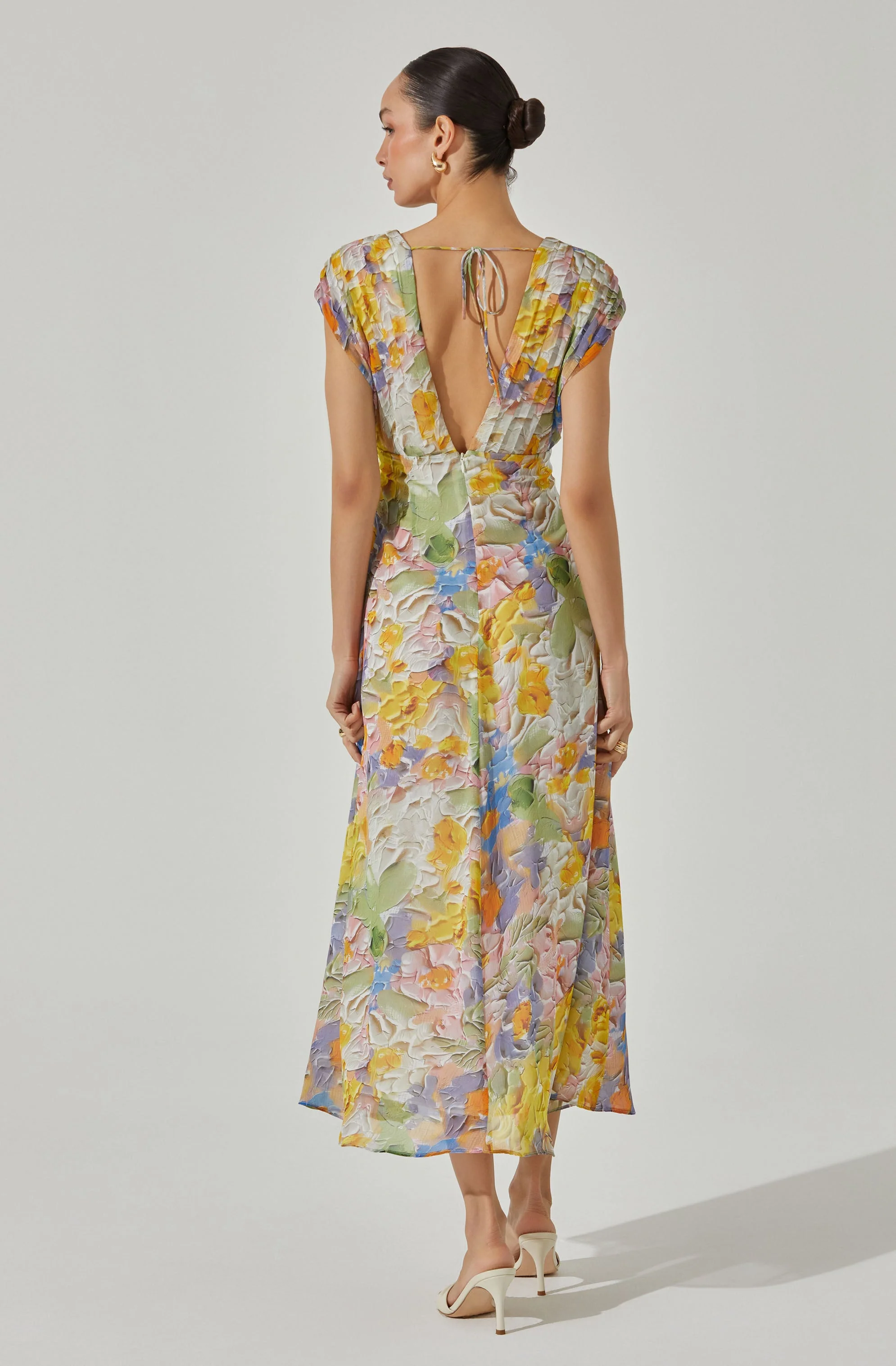V-Neck Pleated Floral Midi Dress - Image 12