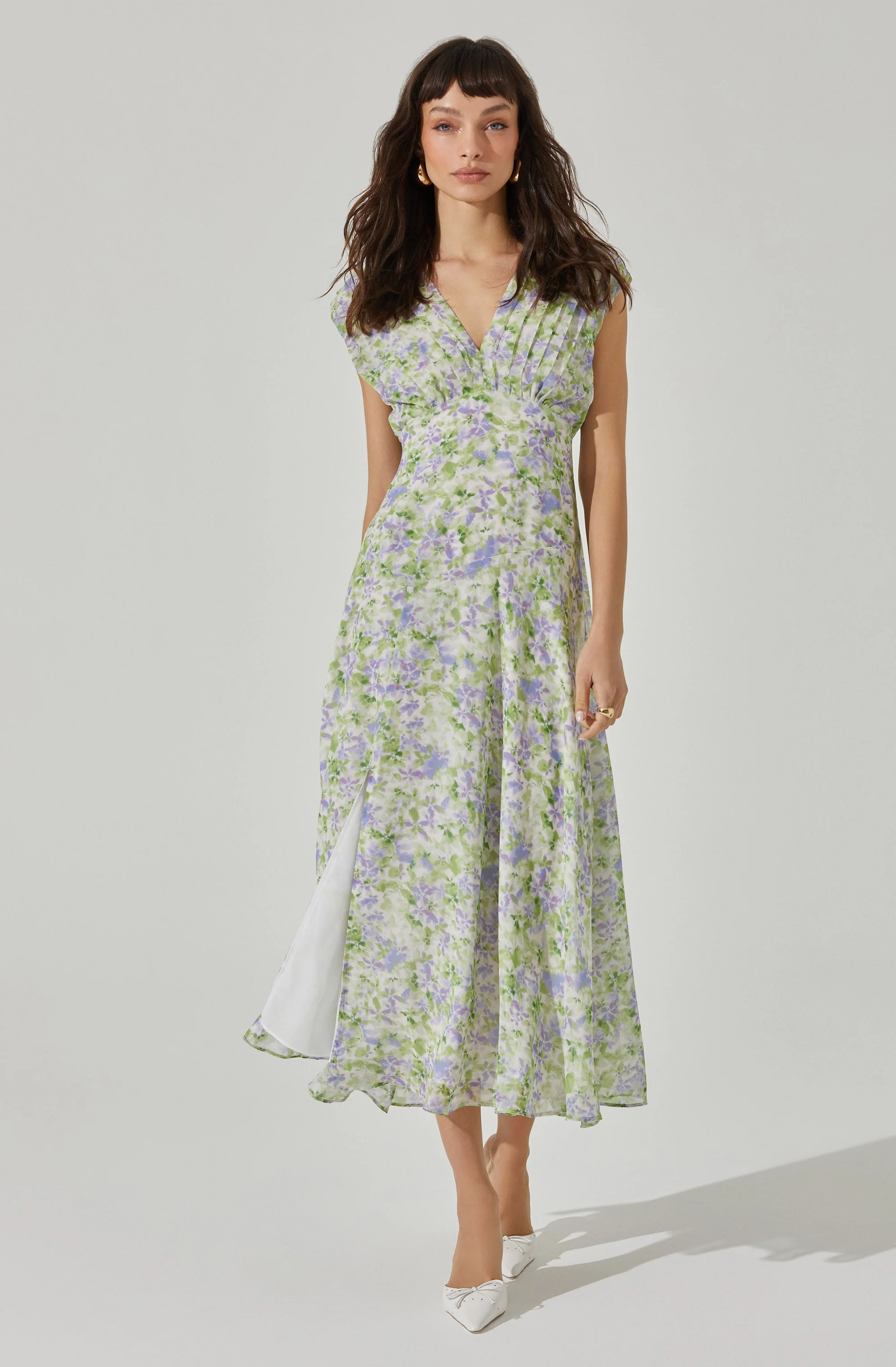 V-Neck Pleated Floral Midi Dress - Image 4