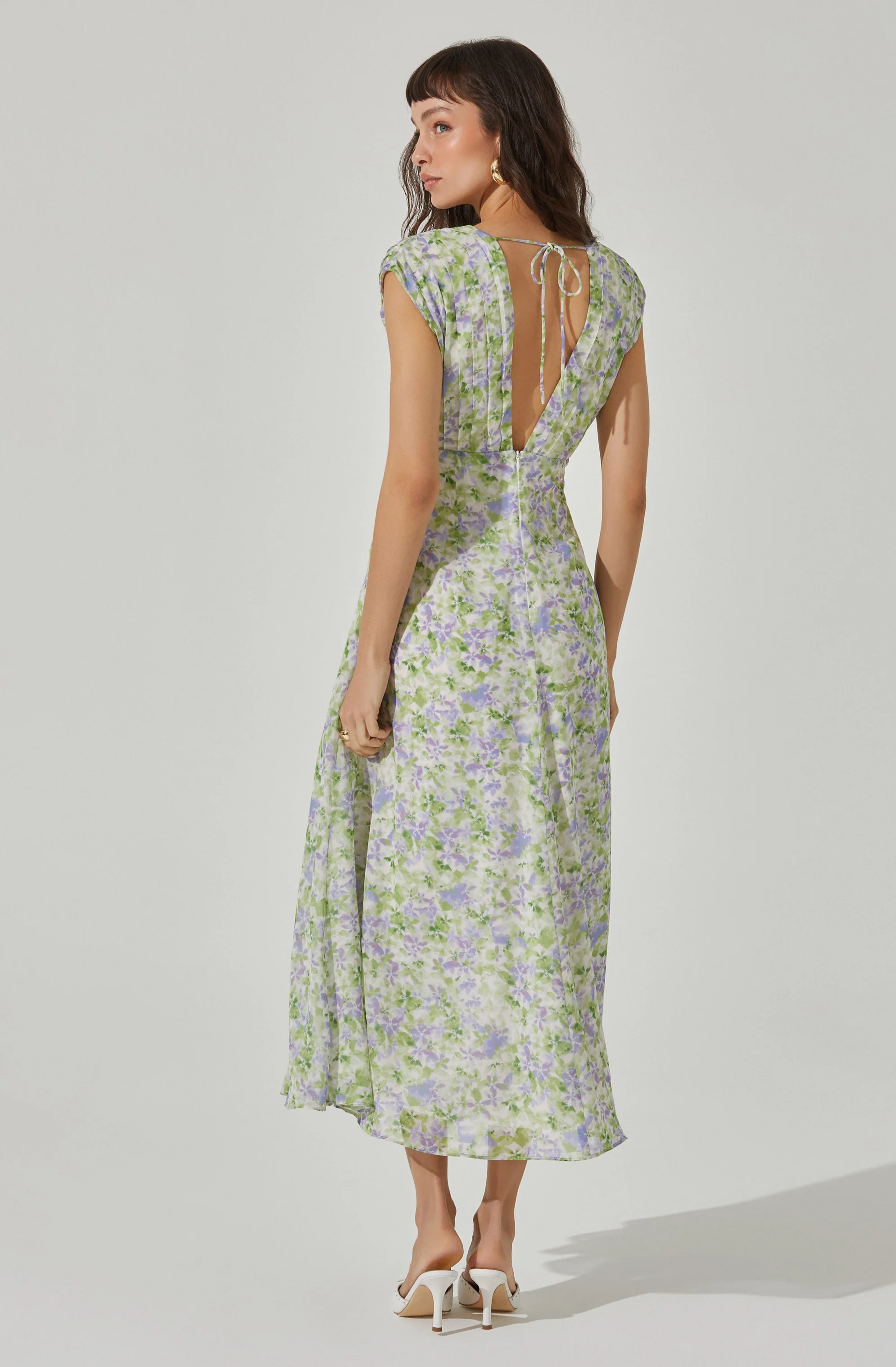 V-Neck Pleated Floral Midi Dress - Image 5