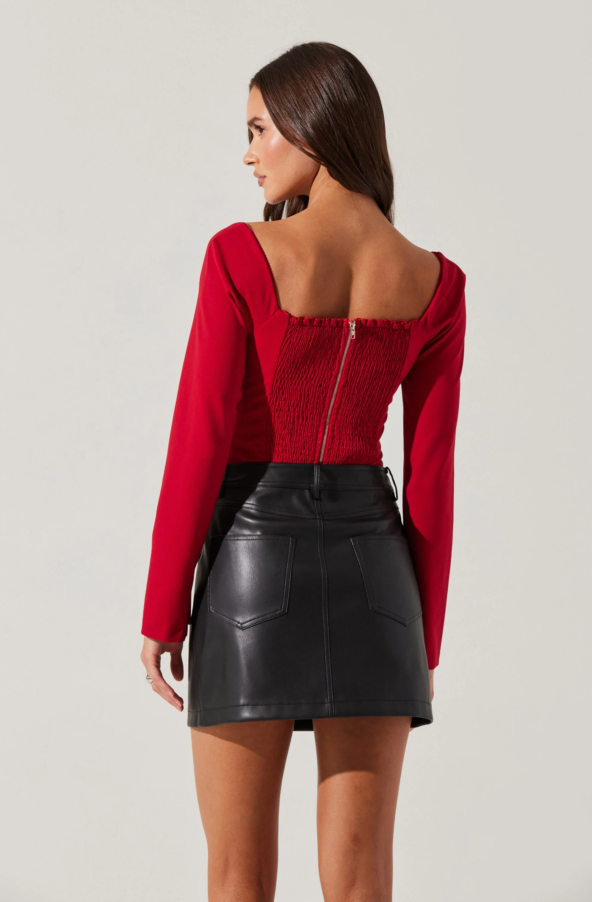 Whitley Peekaboo Contrast Top - Image 12